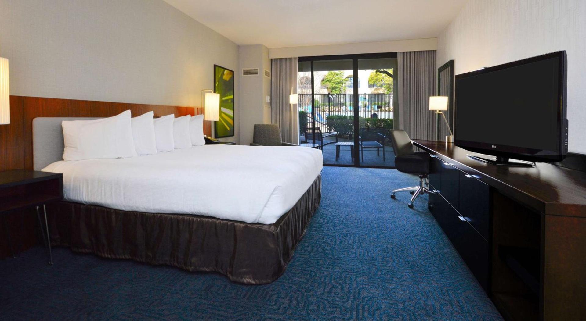 DoubleTree by Hilton Newark-Fremont photo 42