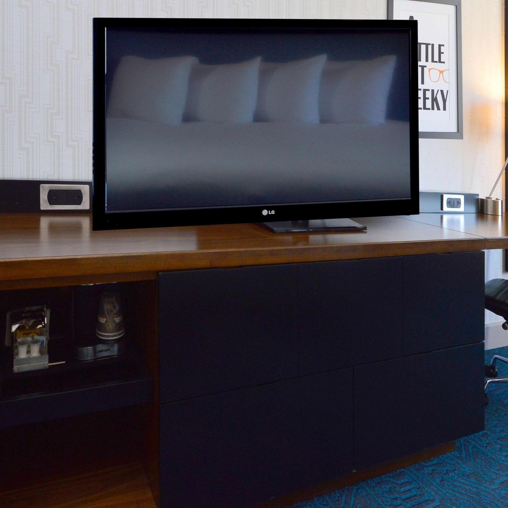 DoubleTree by Hilton Newark-Fremont photo 54