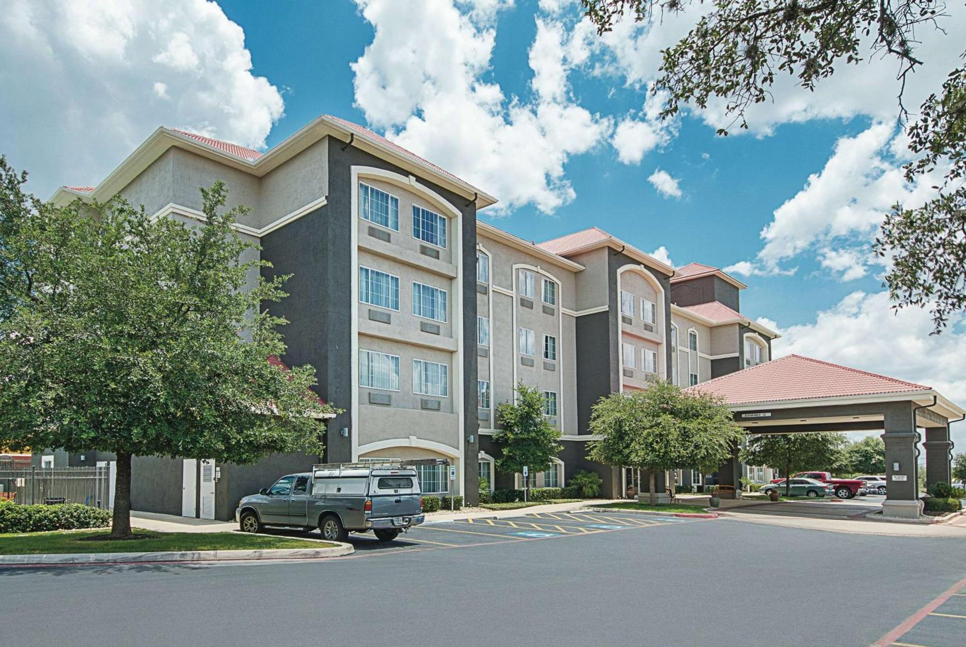 La Quinta by Wyndham San Antonio Northwest photo 4
