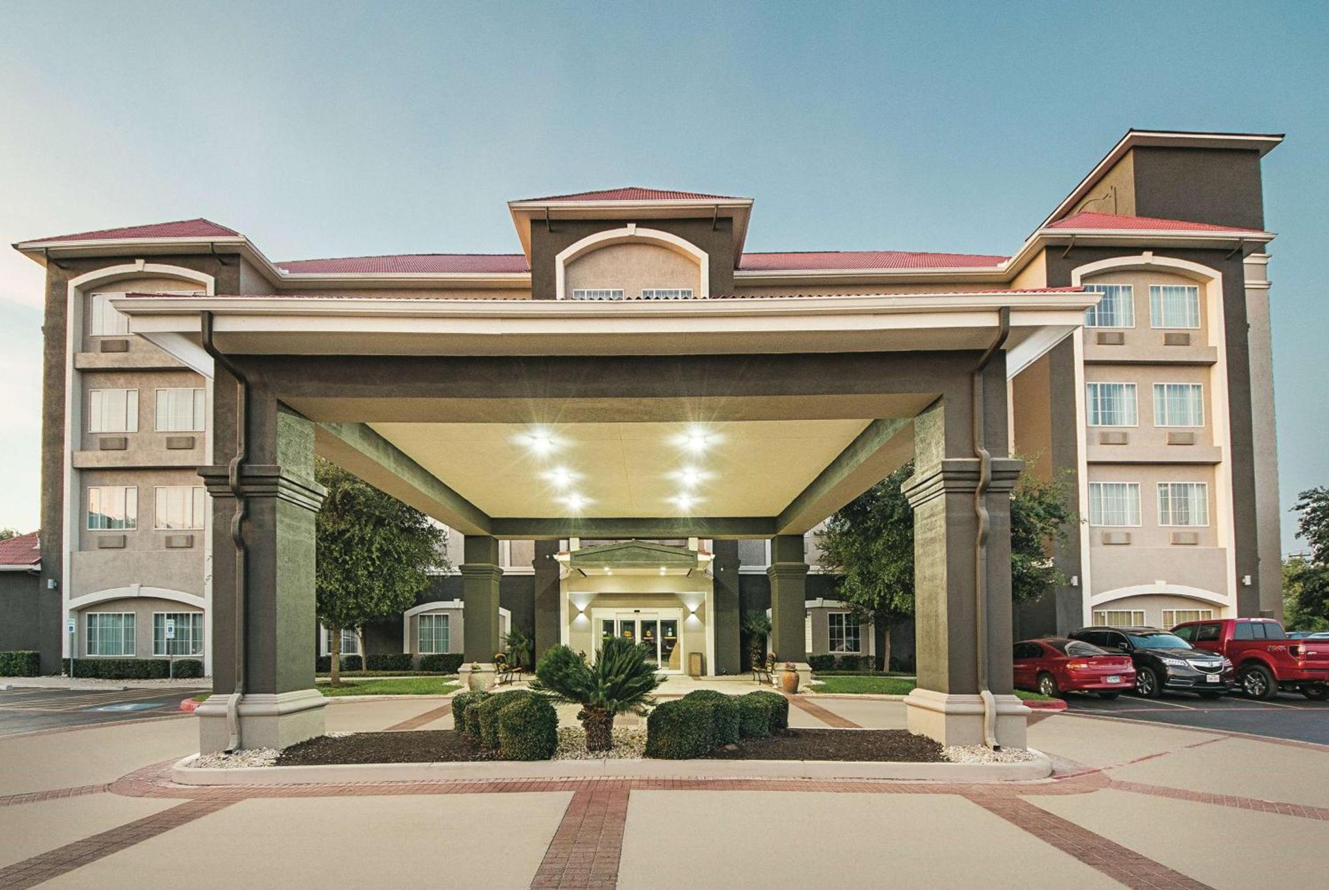 La Quinta by Wyndham San Antonio Northwest photo 6