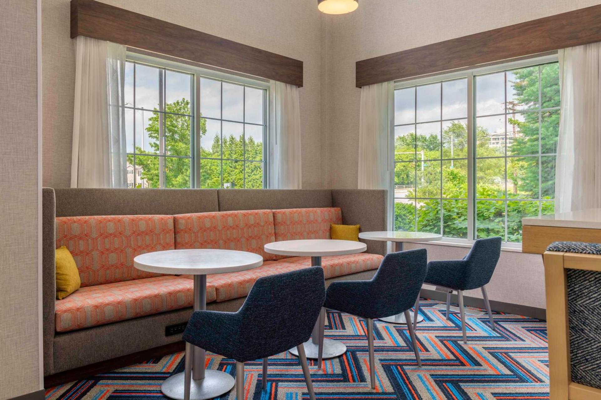 Hampton Inn Manchester Downtown photo 6