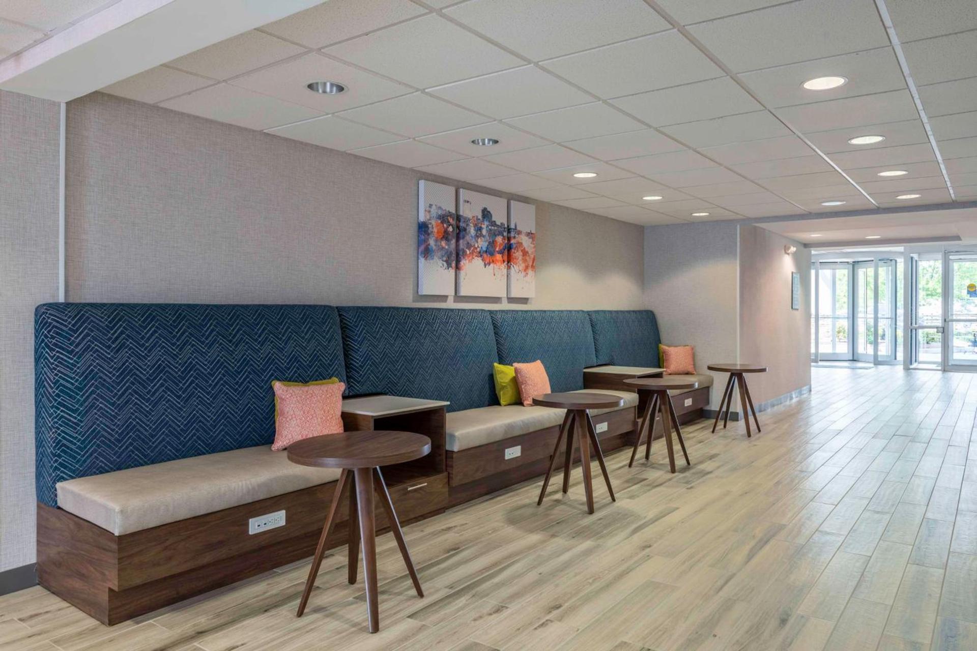 Hampton Inn Manchester Downtown photo 5