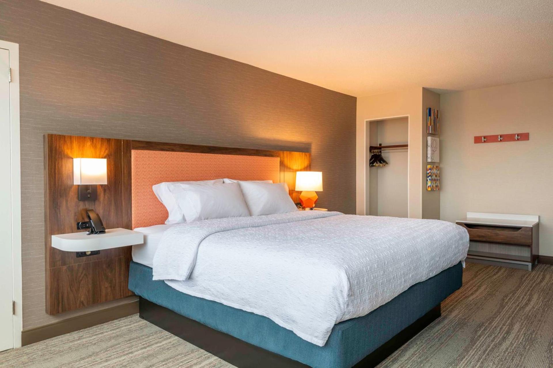 Hampton Inn Manchester Downtown photo 28