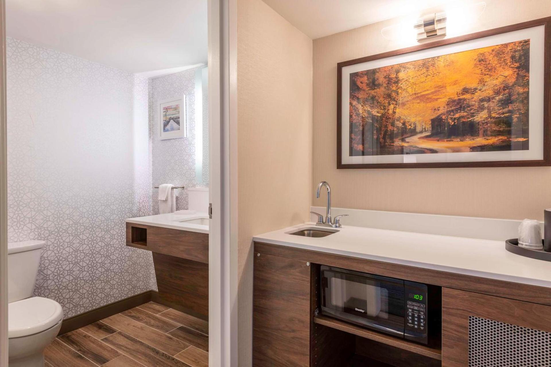 Hampton Inn Manchester Downtown photo 34