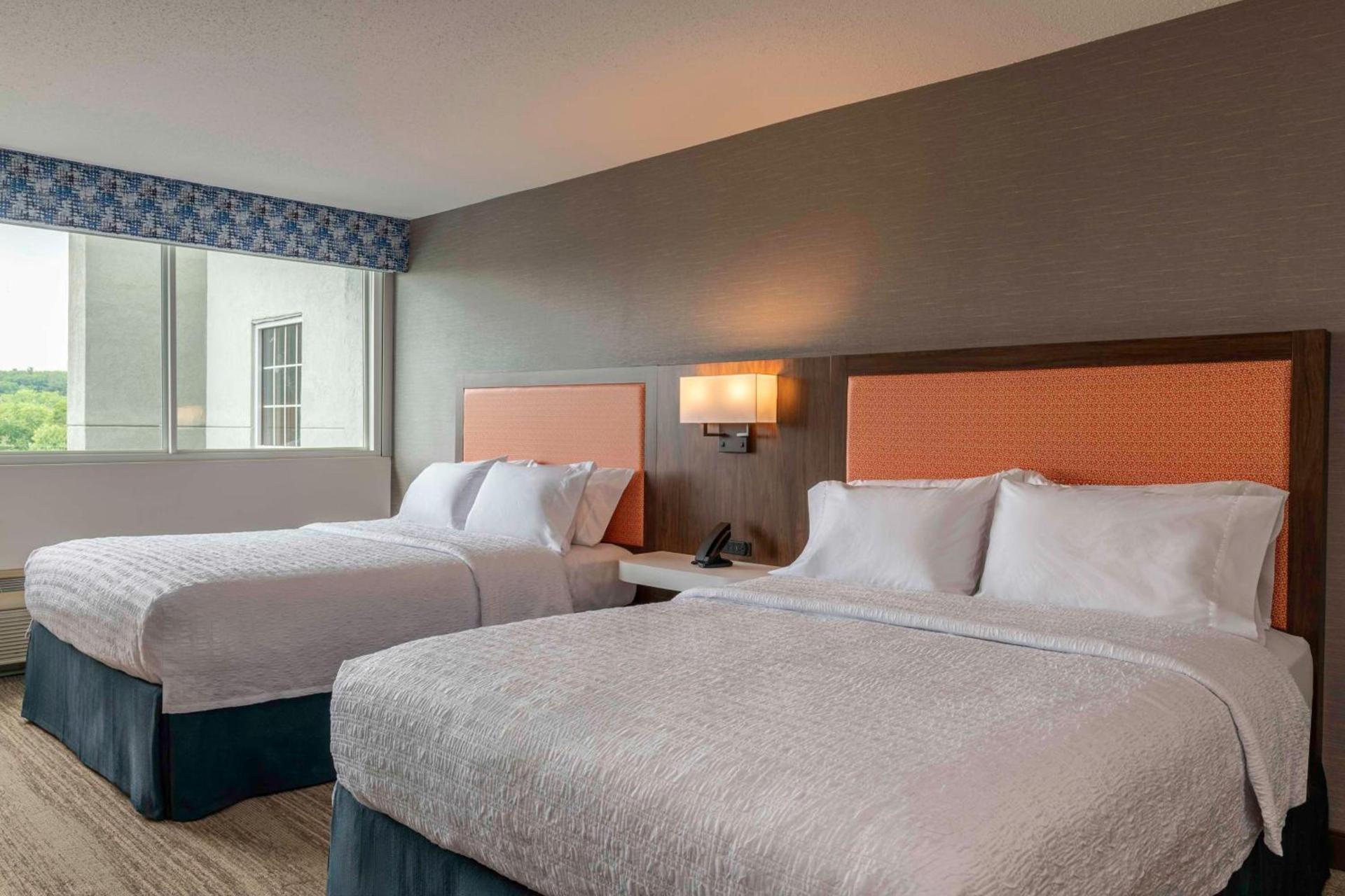 Hampton Inn Manchester Downtown photo 38