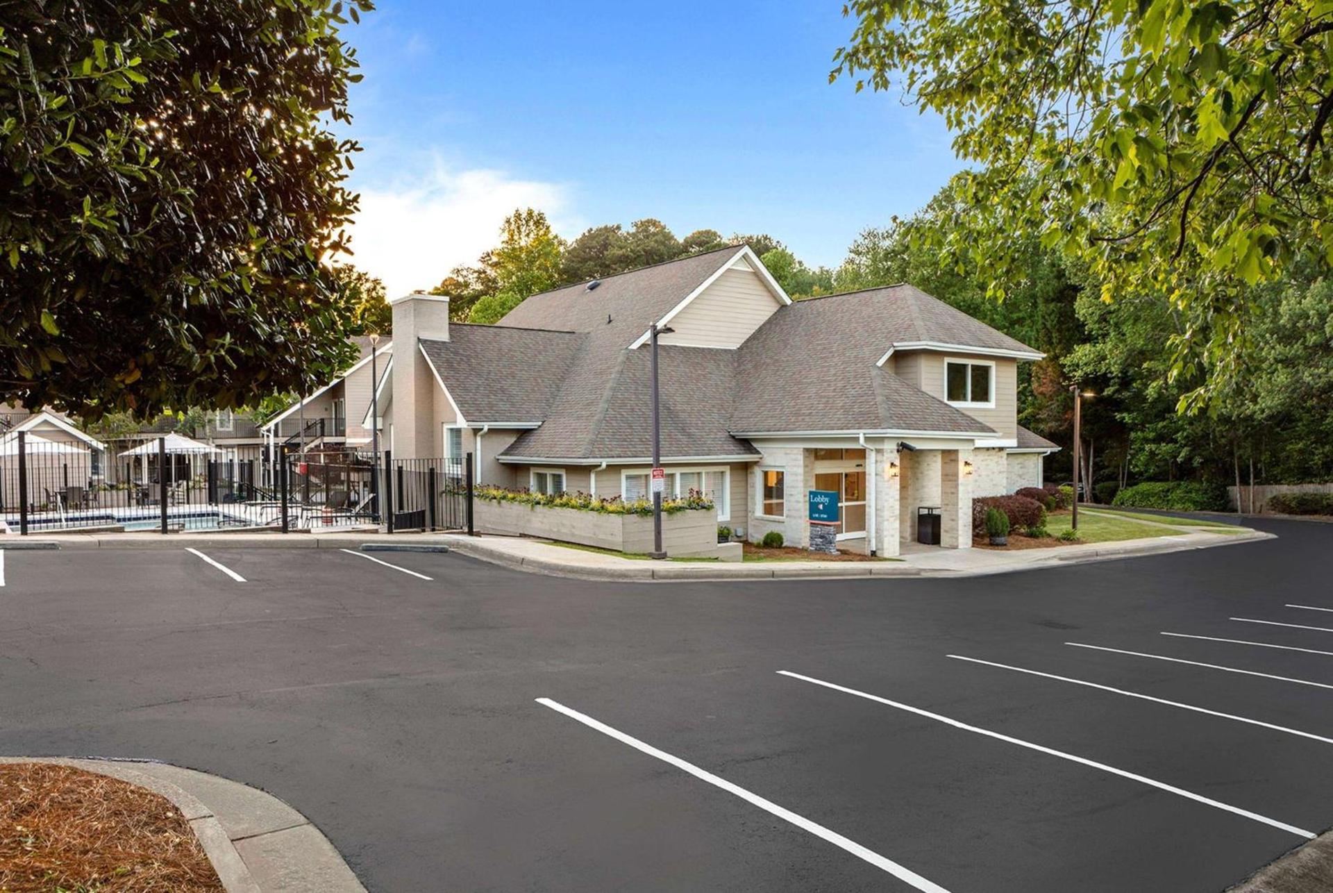 WaterWalk Extended Stay by Wyndham Atlanta Perimeter photo 3