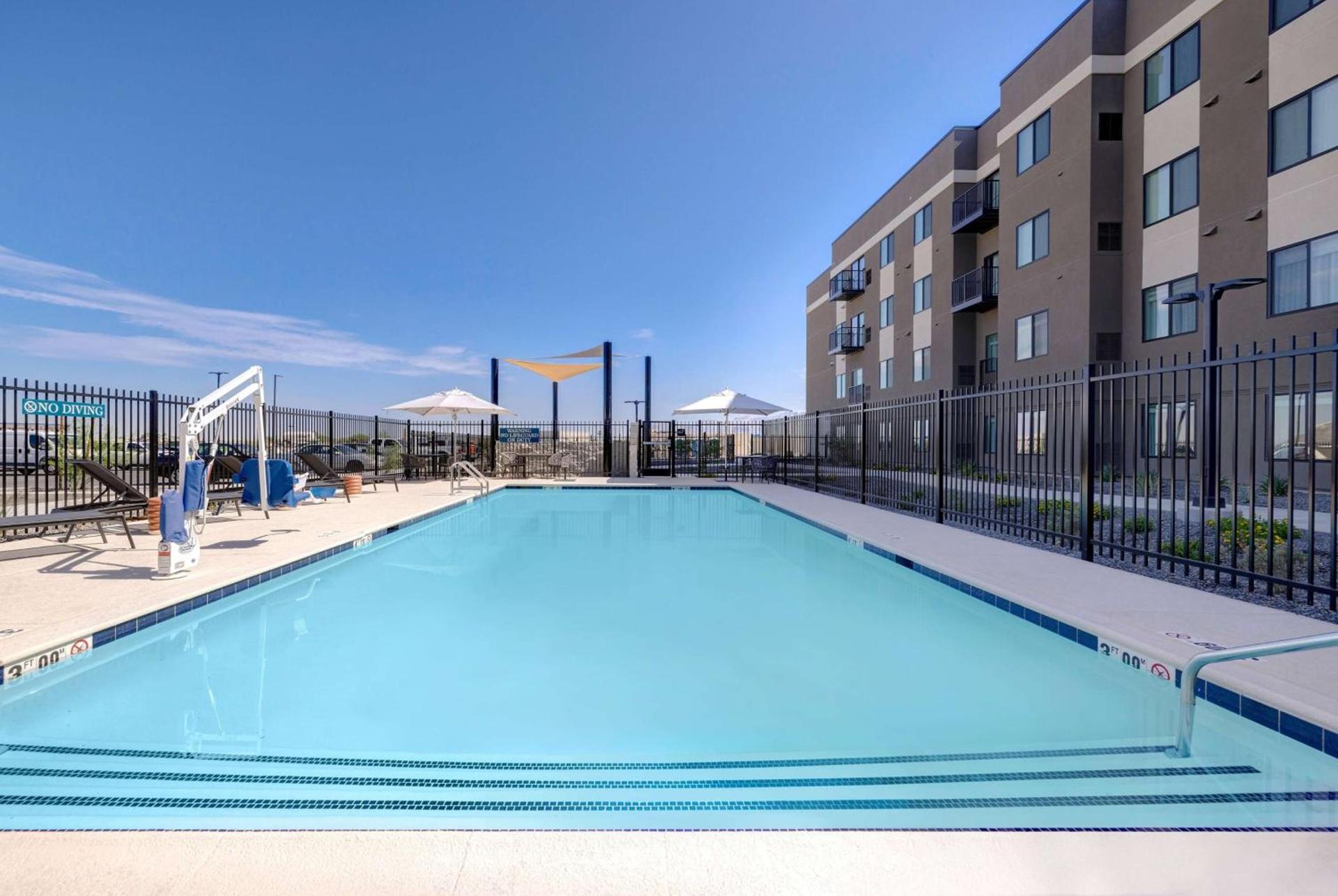 WaterWalk Extended Stay by Wyndham Tucson photo 5