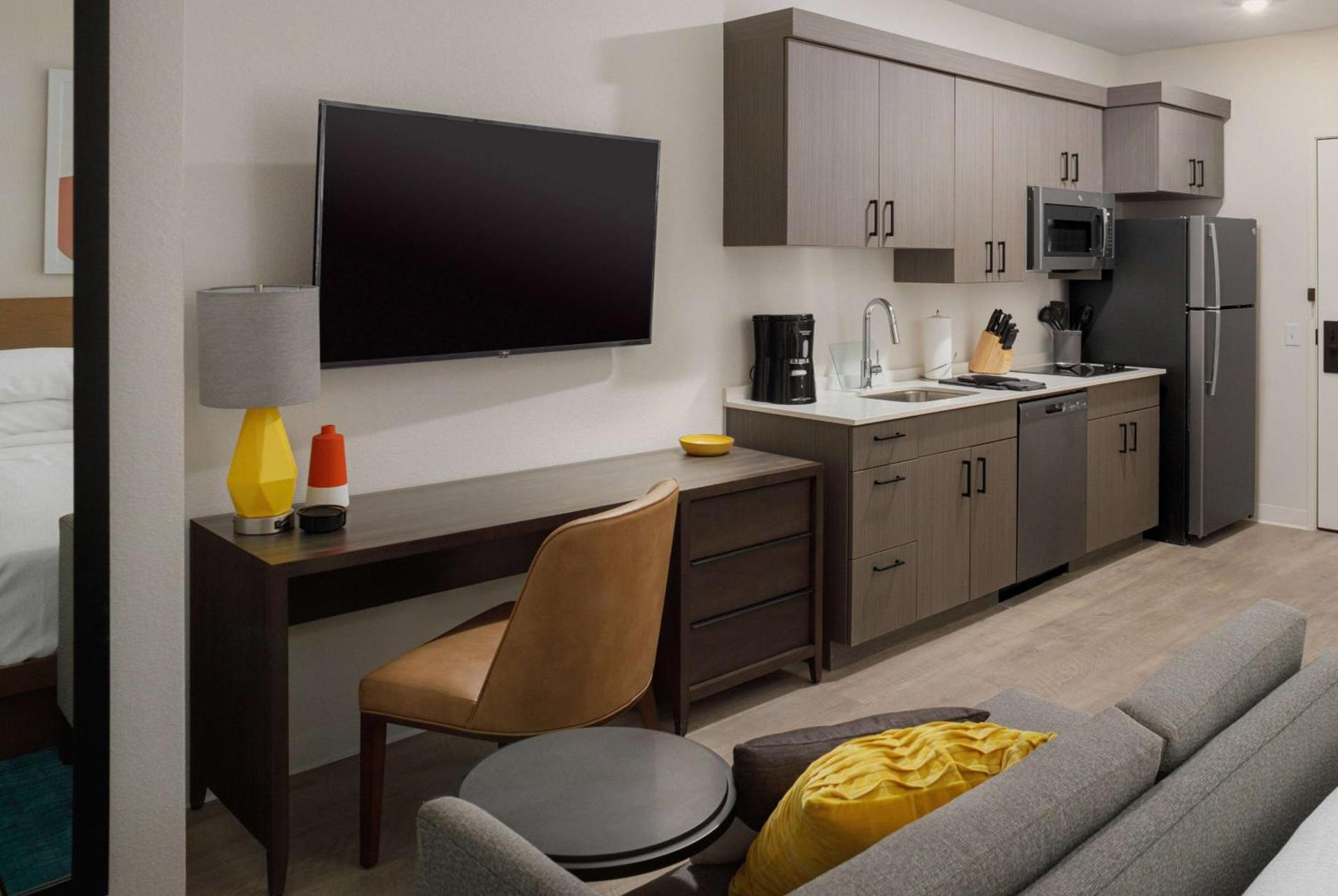 WaterWalk Extended Stay by Wyndham Tucson photo 11