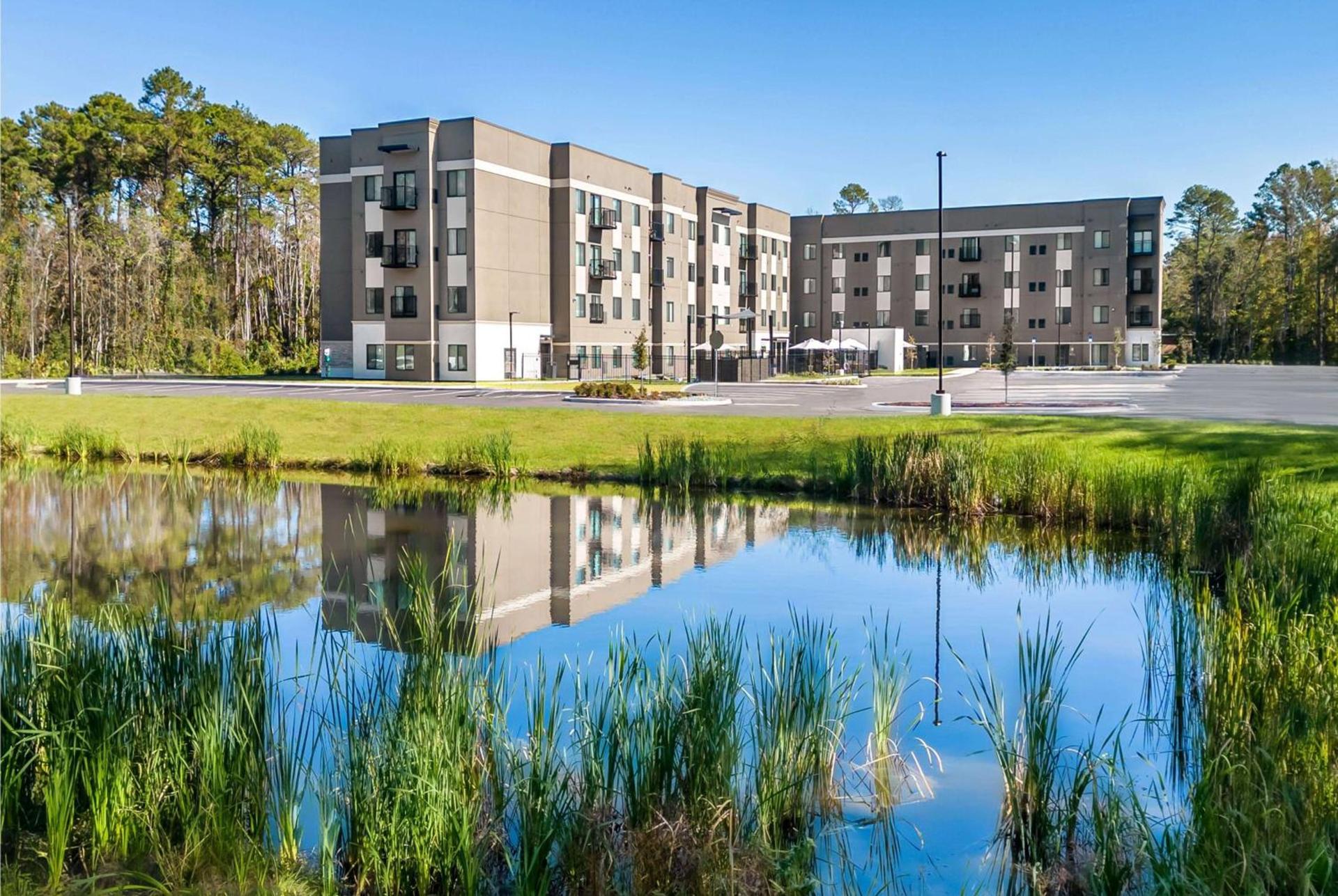 WaterWalk Extended Stay by Wyndham Jacksonville Deerwood Pk photo 11