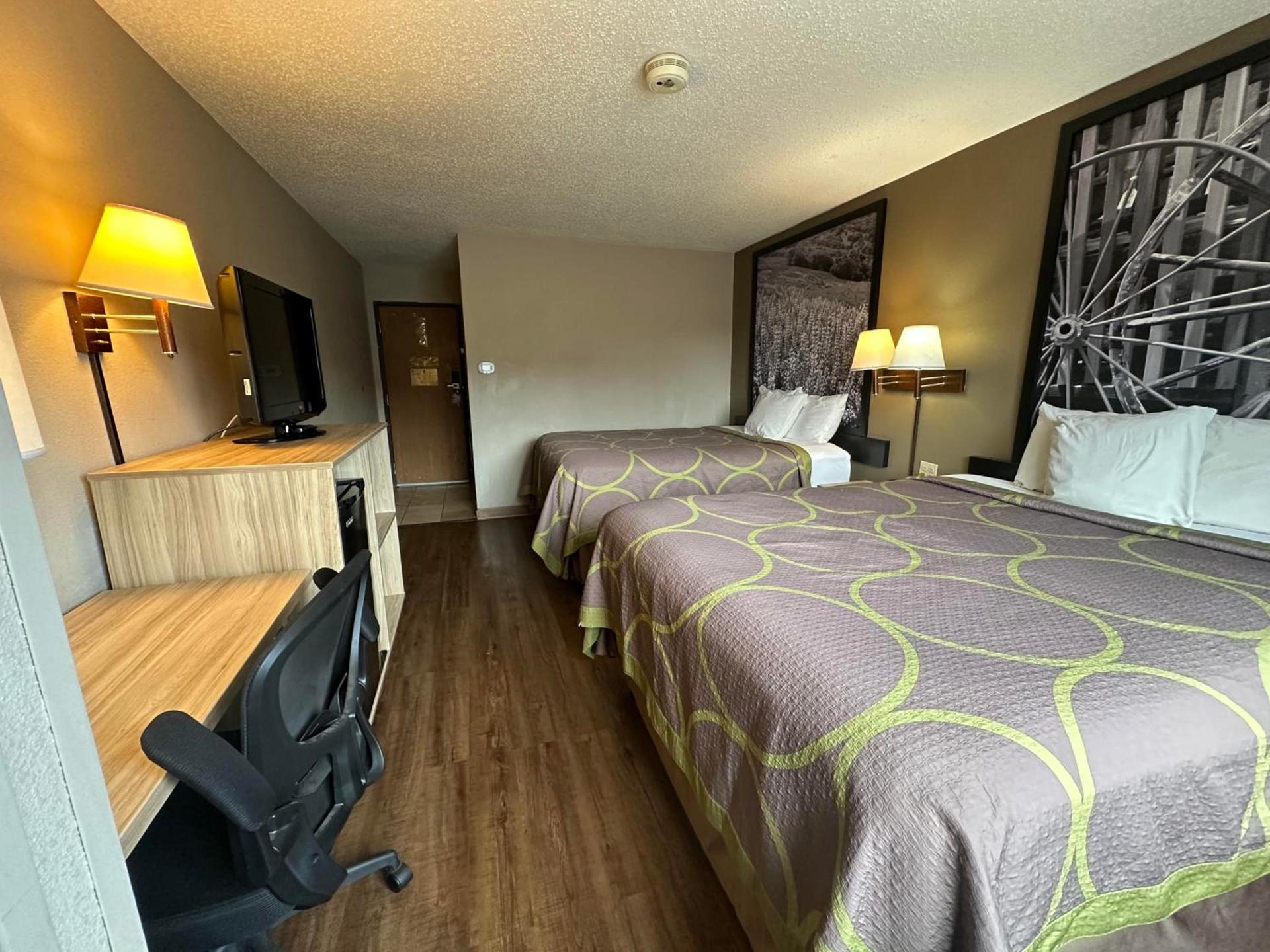 Super 8 by Wyndham Allentown Kutztown Area photo 11