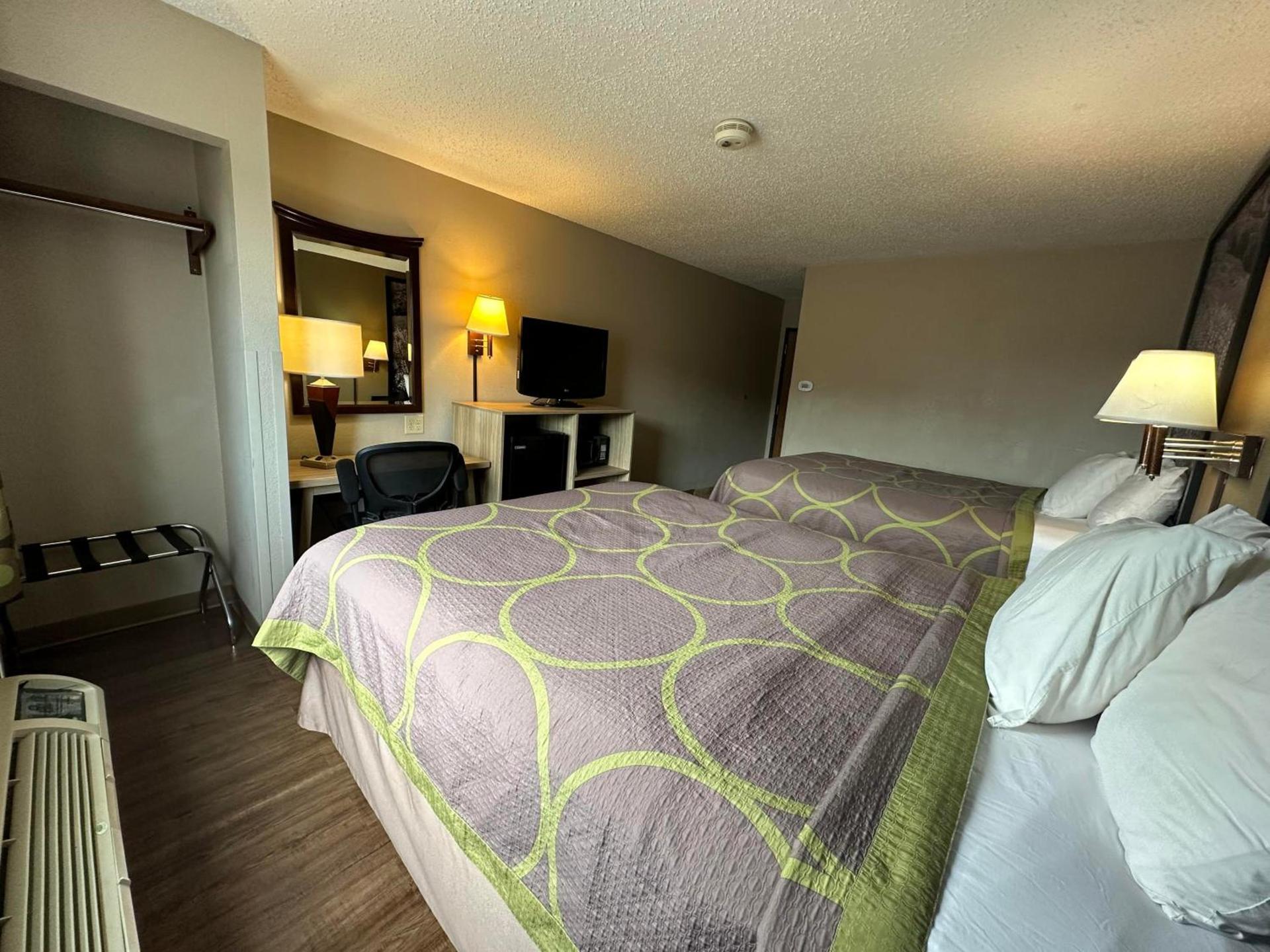 Super 8 by Wyndham Allentown Kutztown Area photo 14