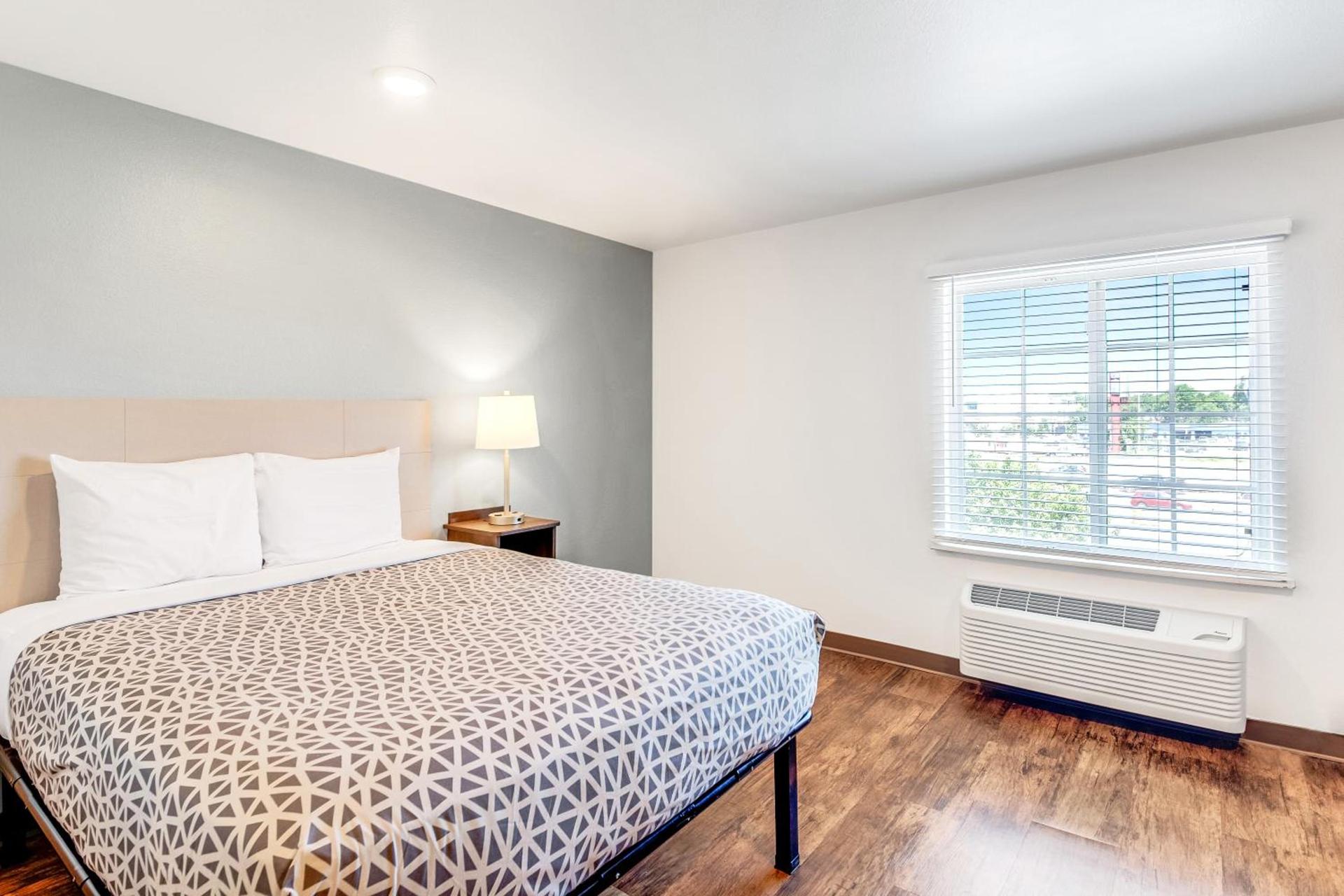WoodSpring Suites Austin North I-35 photo 42