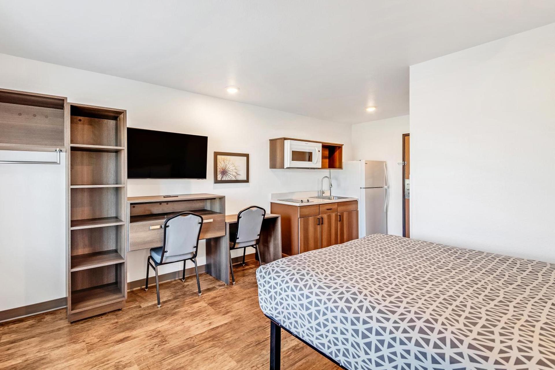 WoodSpring Suites Austin North I-35 photo 41