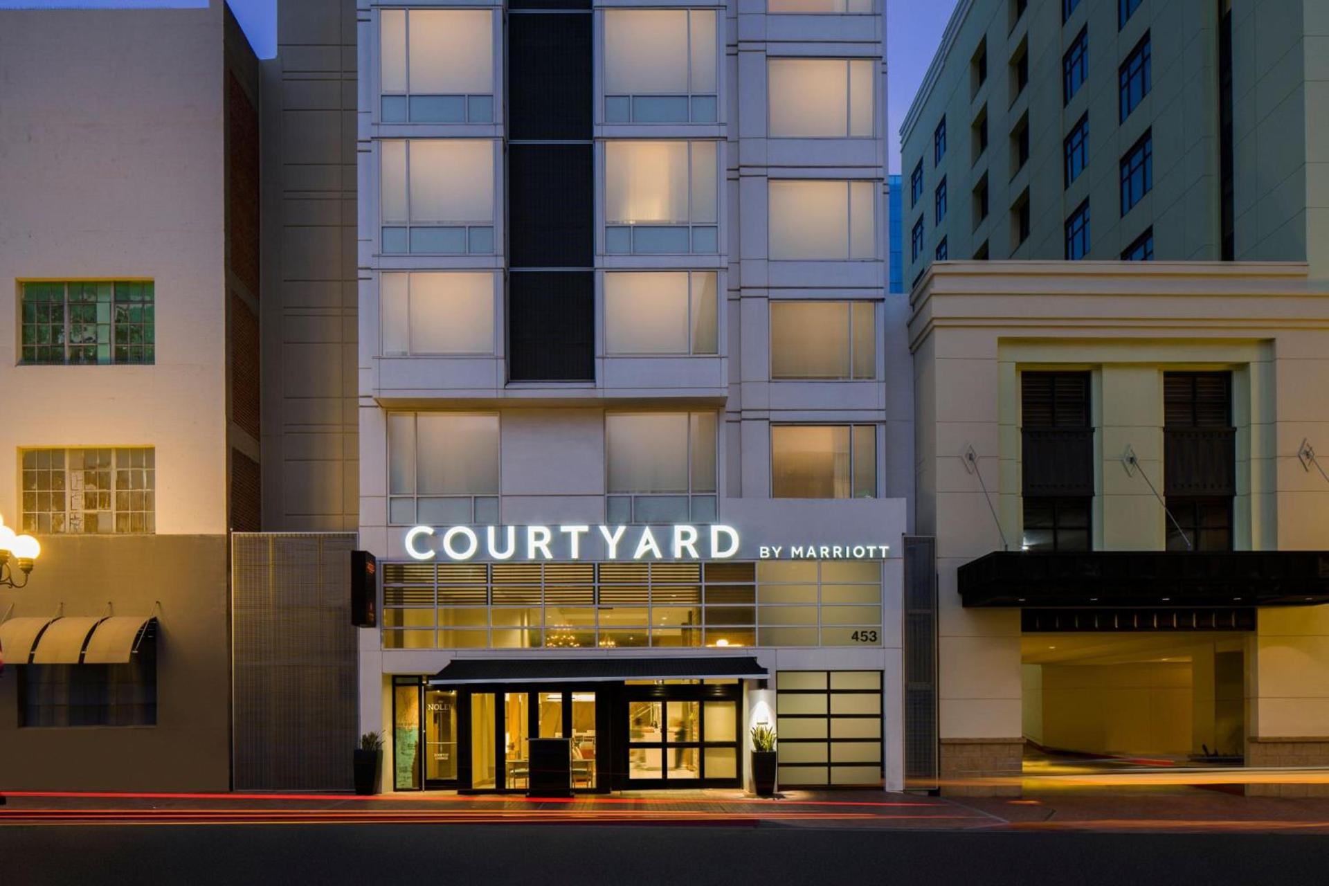 Courtyard by Marriott San Diego Gaslamp/Convention Center photo 7