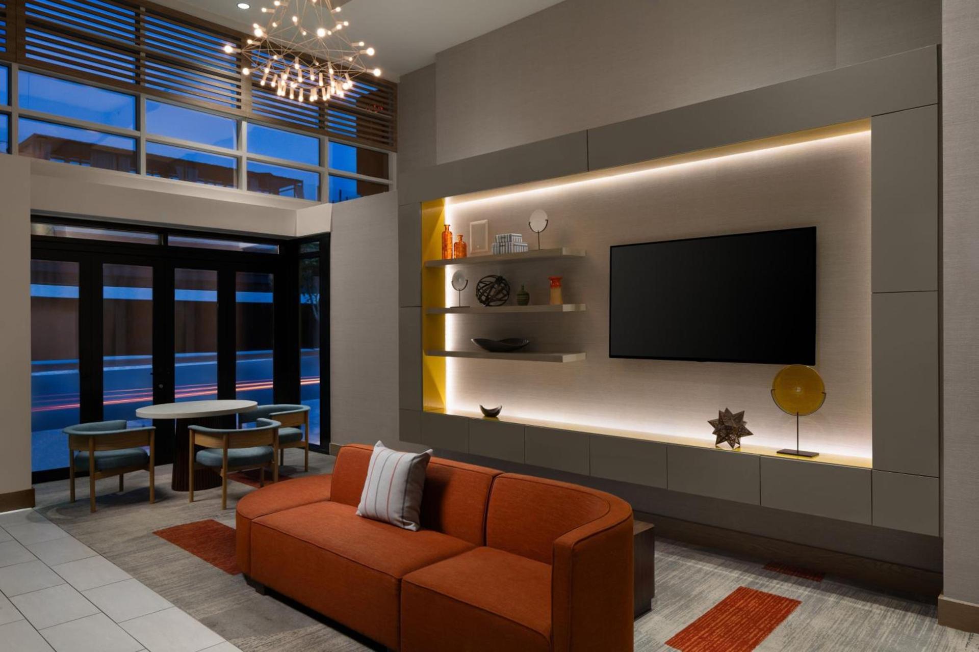 Courtyard by Marriott San Diego Gaslamp/Convention Center photo 11