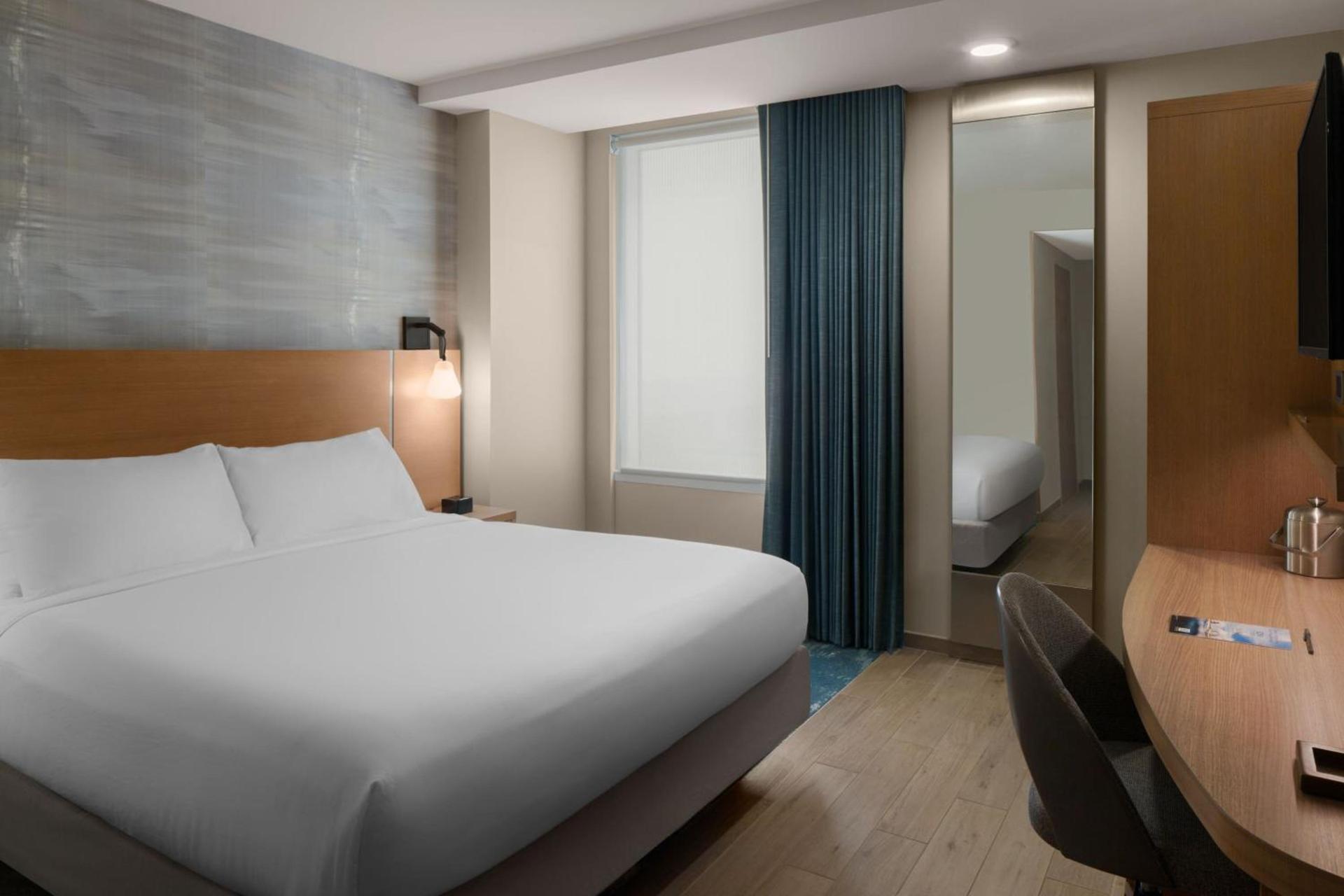 Courtyard by Marriott San Diego Gaslamp/Convention Center photo 13