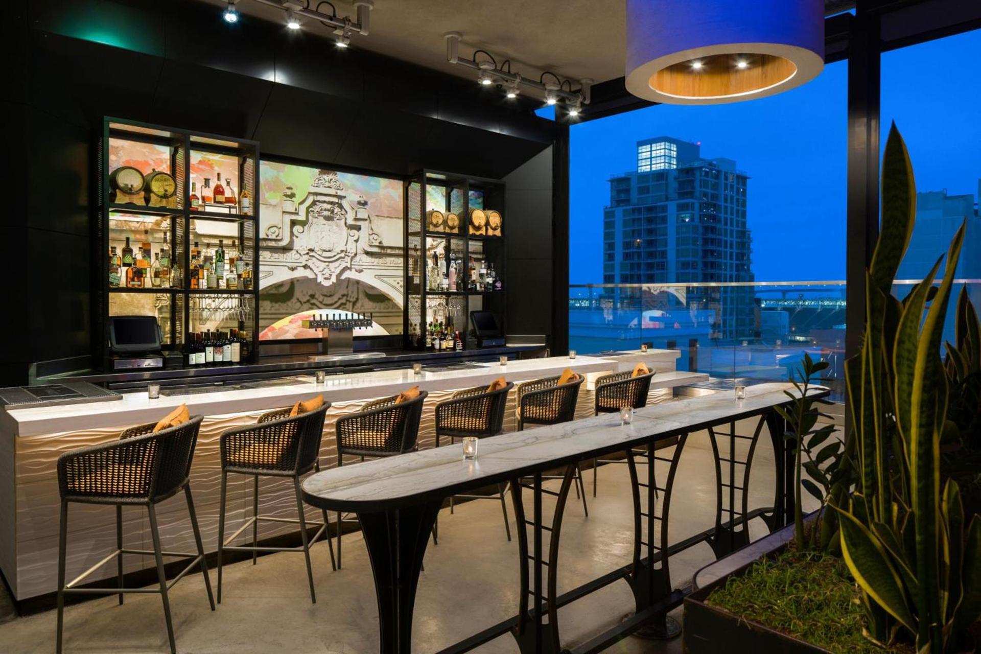 Courtyard by Marriott San Diego Gaslamp/Convention Center photo 27
