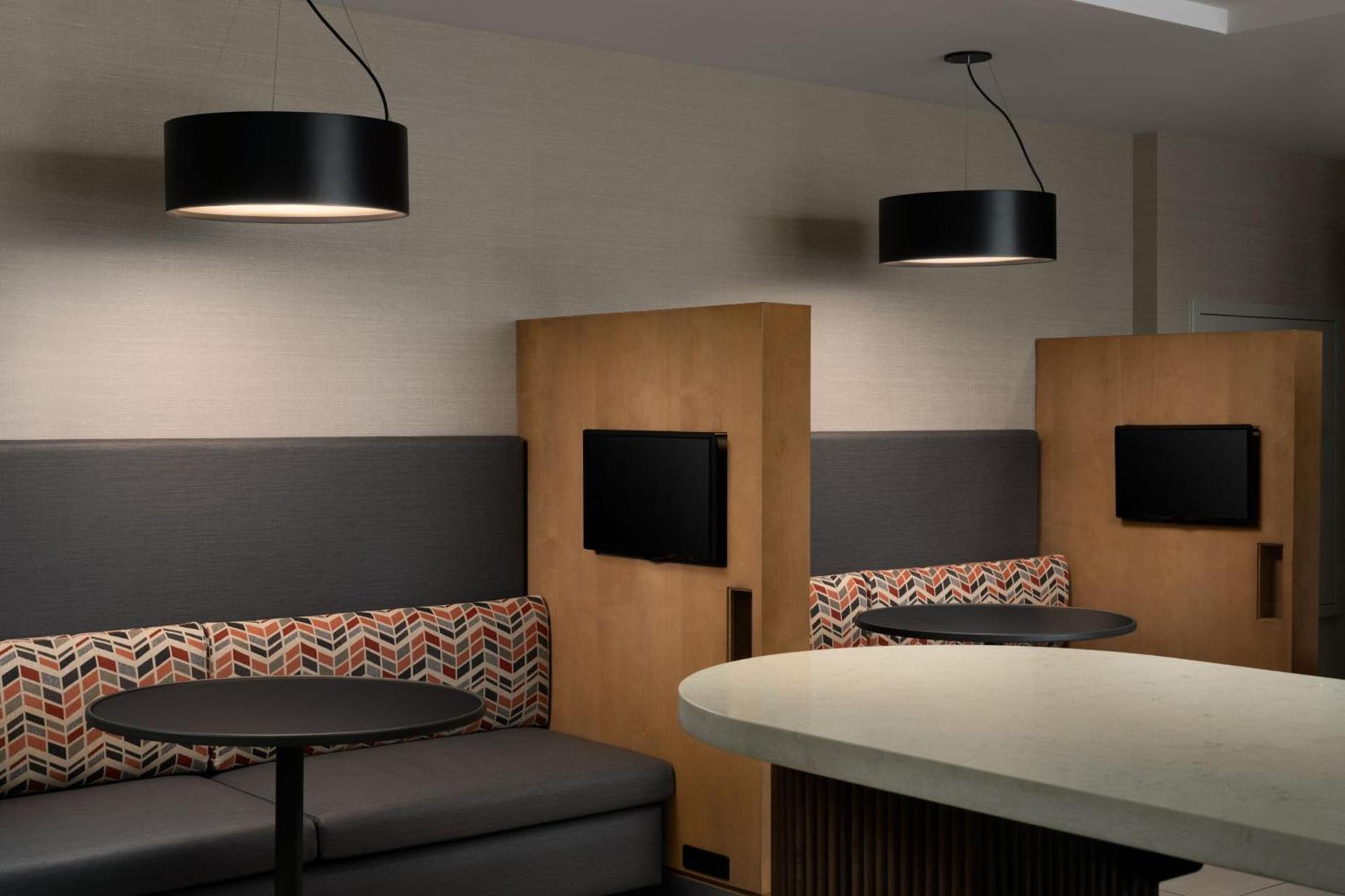 Courtyard by Marriott San Diego Gaslamp/Convention Center photo 35