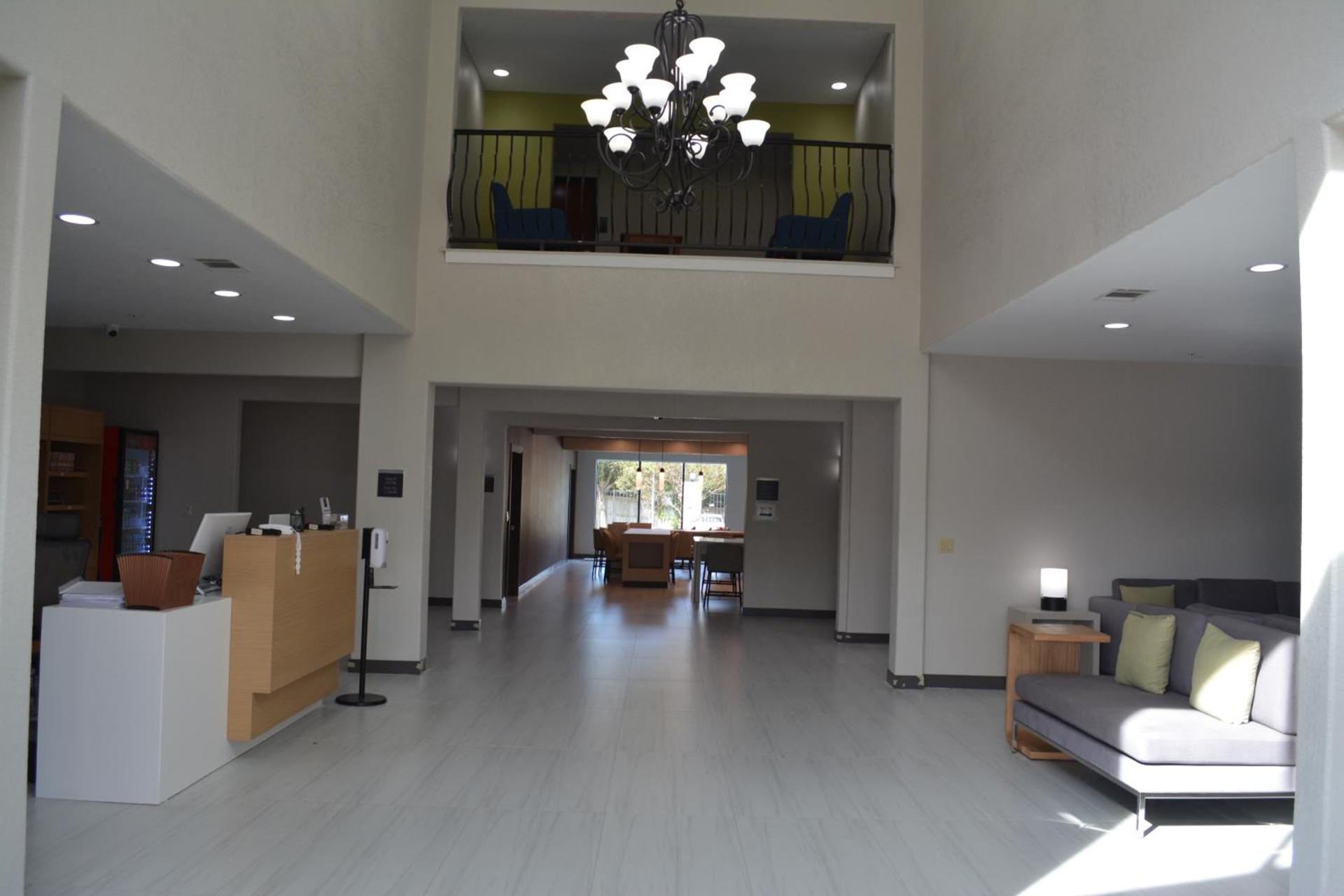 Wingate by Wyndham College Station South photo 31