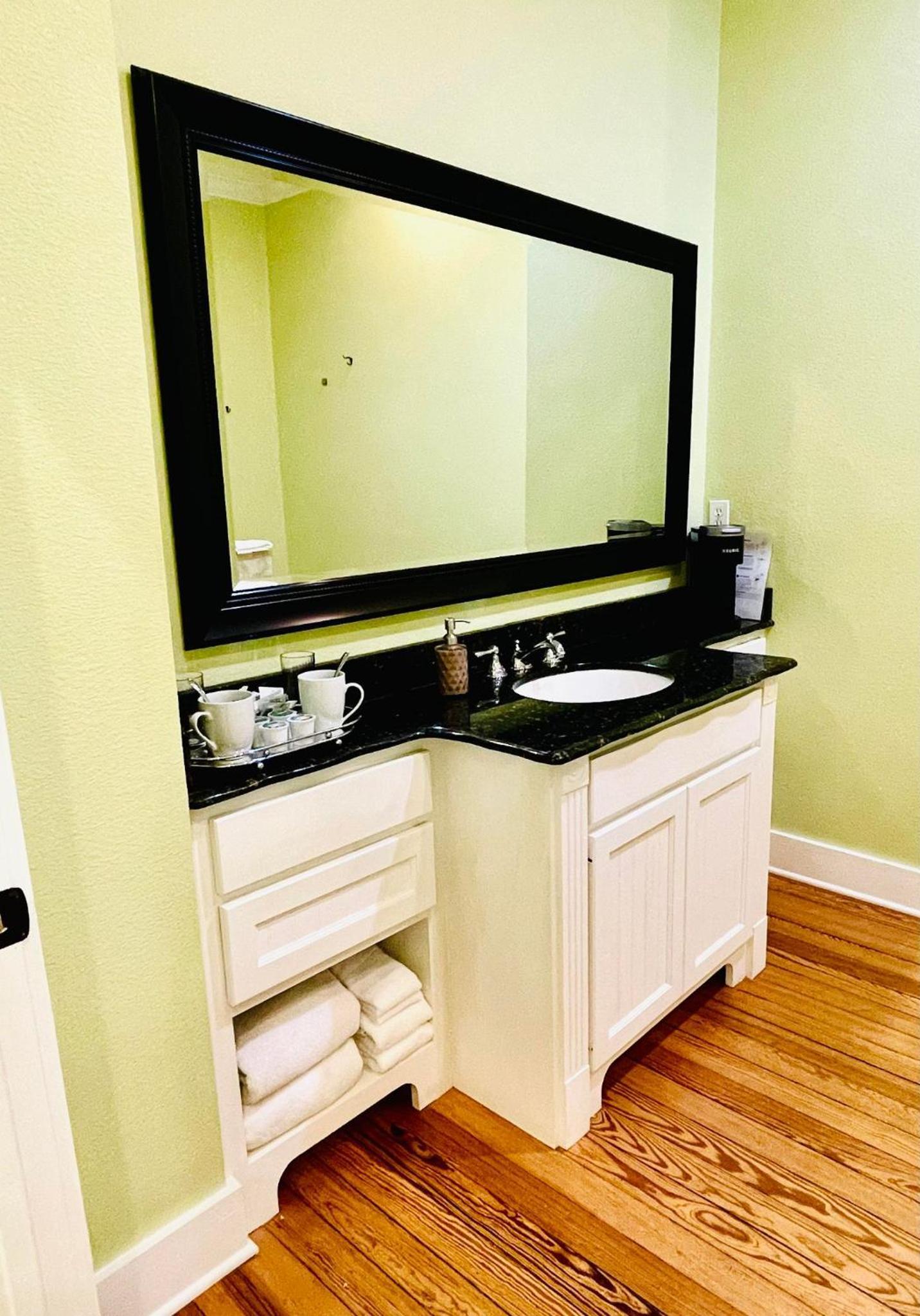 Emigrant's Inn photo 43