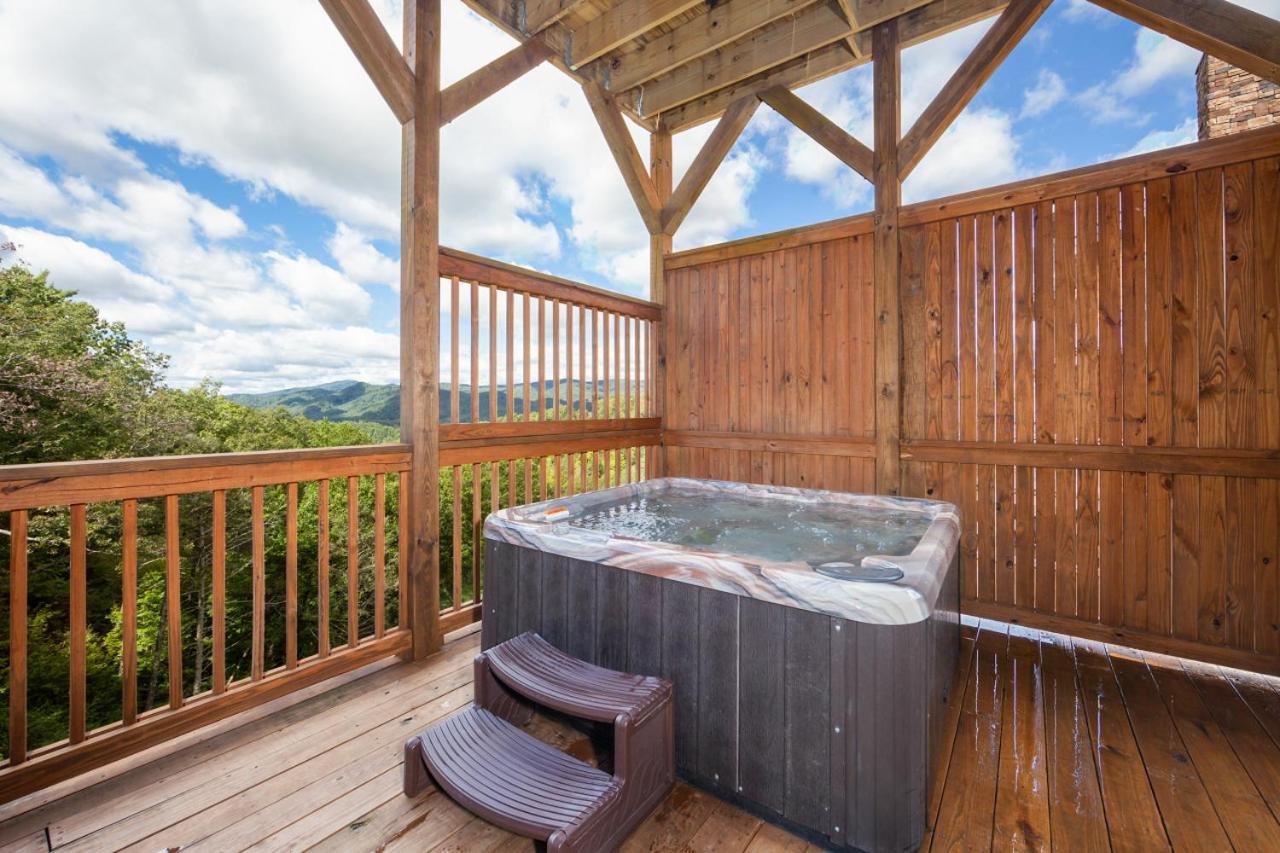 Cloud Bound View Pool Hot Tub Arcade Theater photo 41
