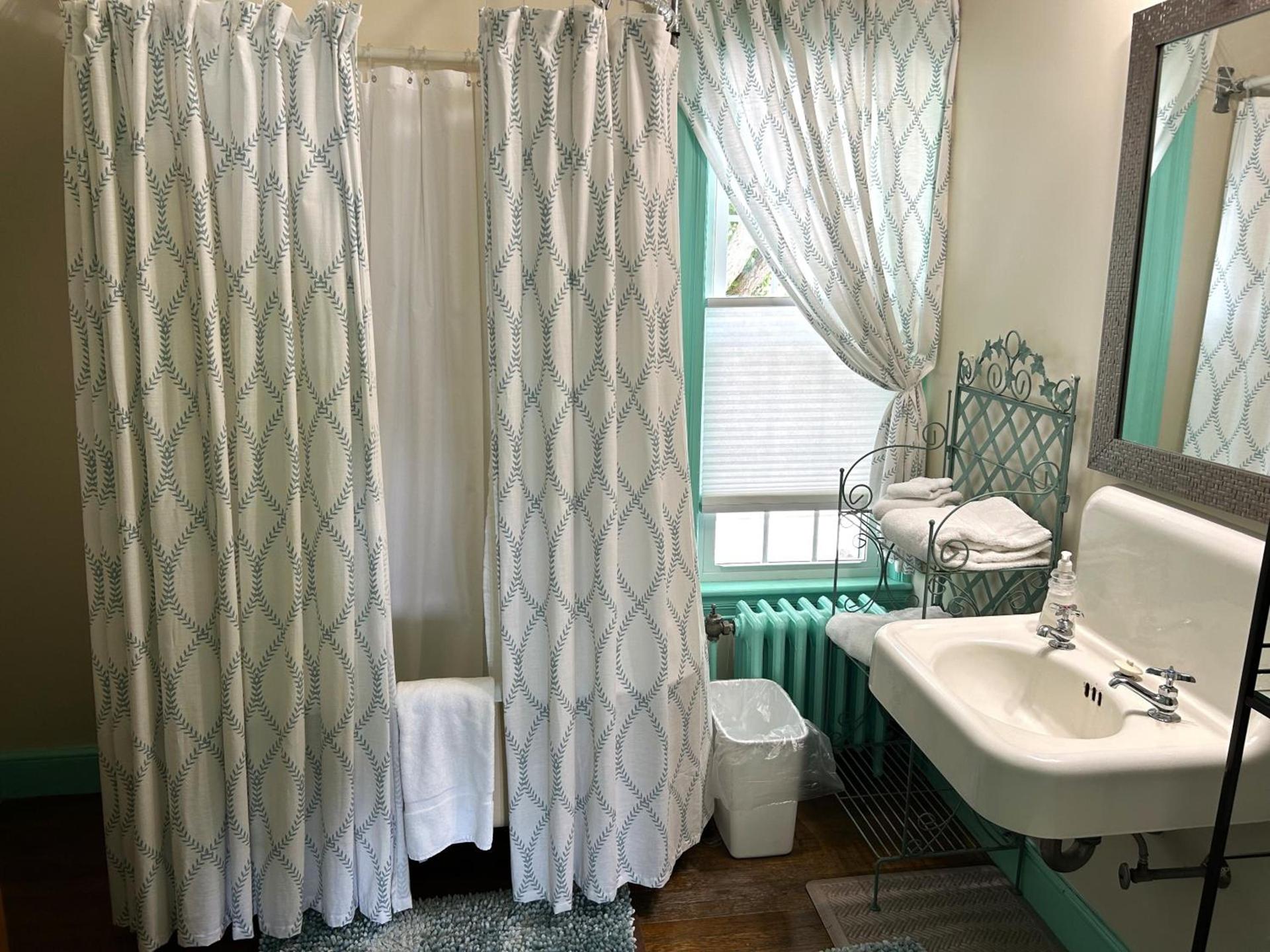 Harborview Inn photo 13