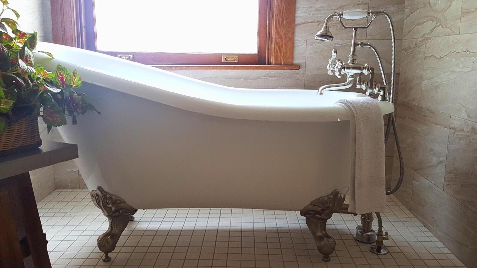 Altland House Inn & Suites photo 40