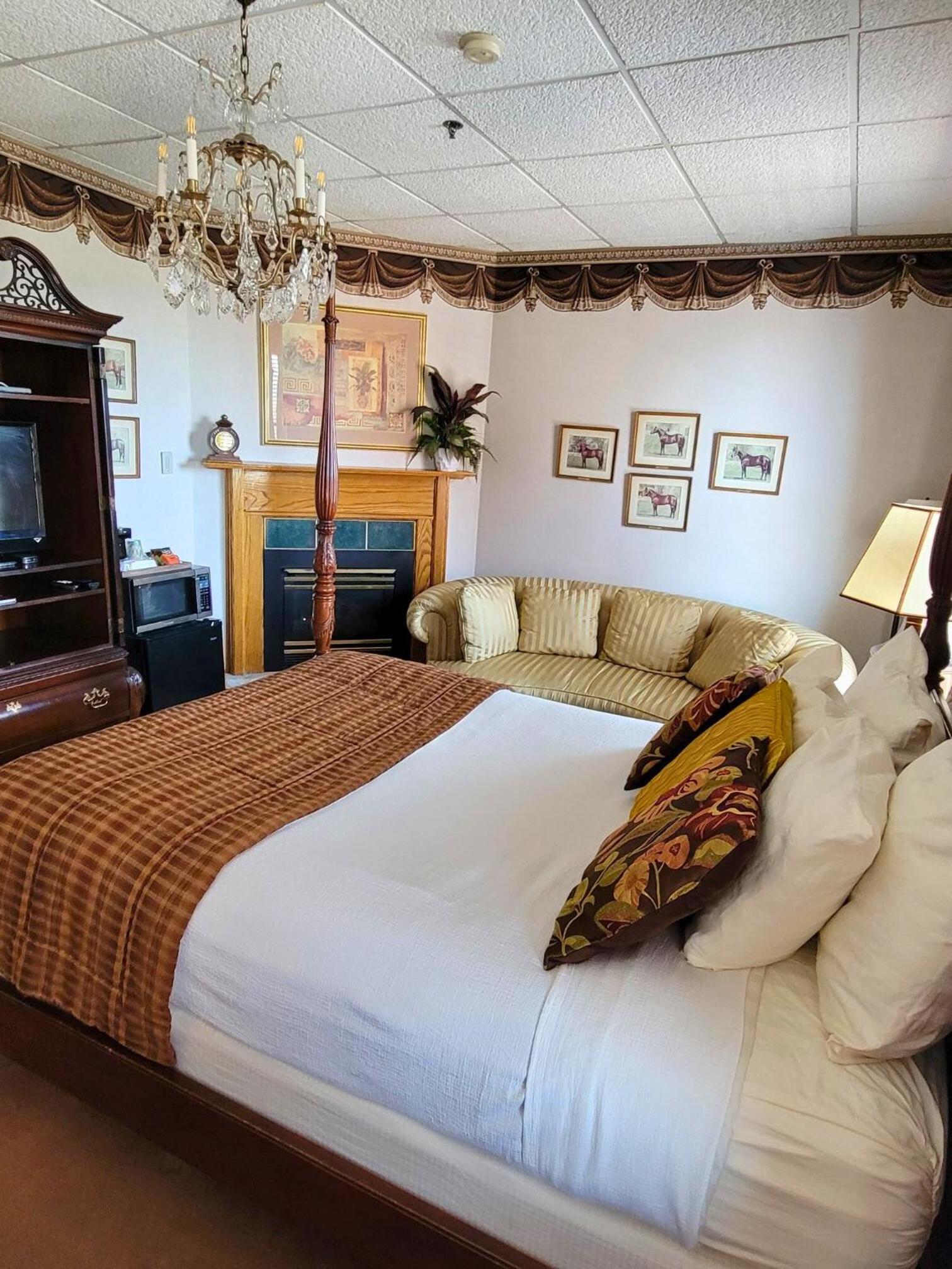 Altland House Inn & Suites photo 48