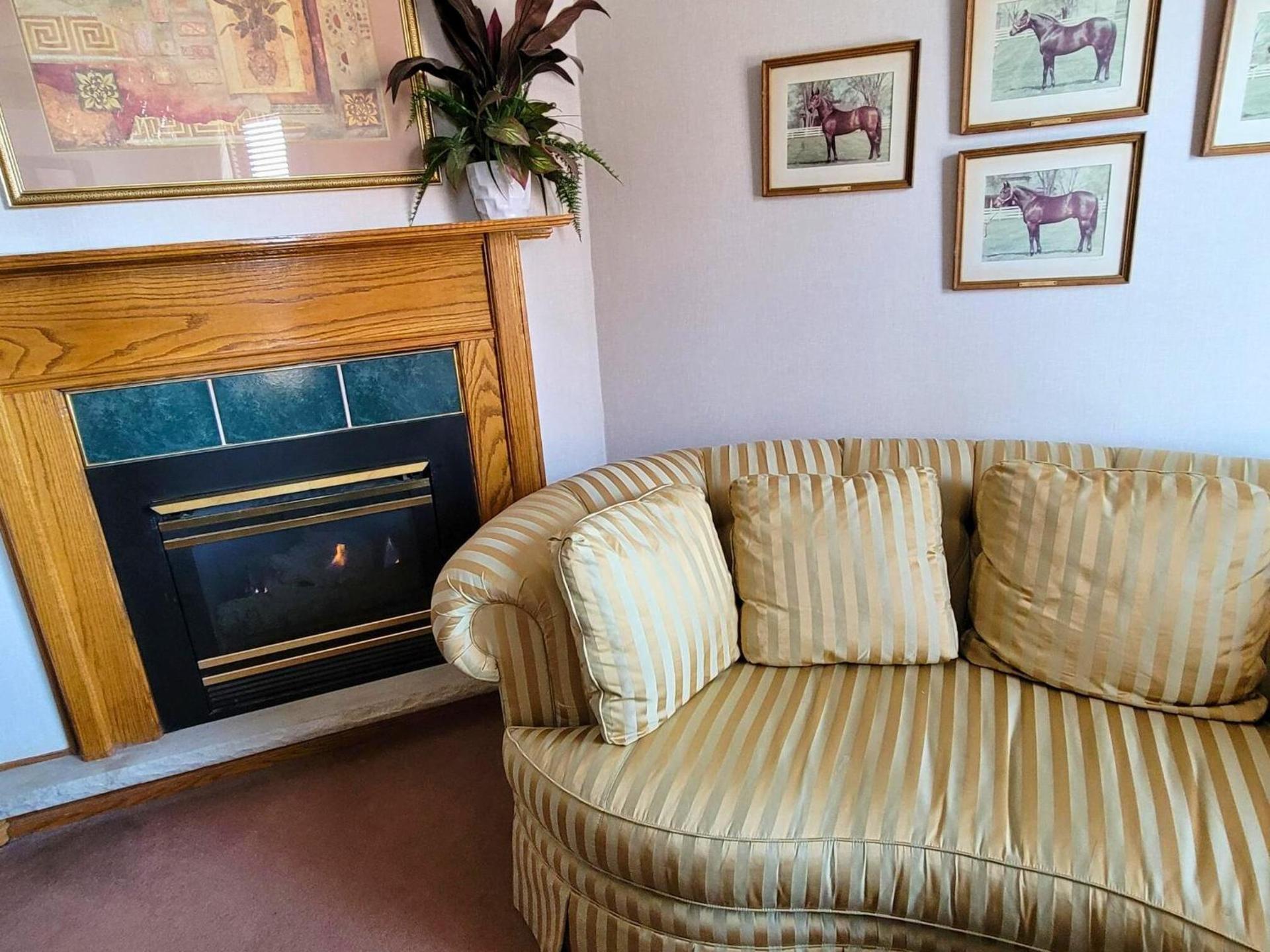 Altland House Inn & Suites photo 49