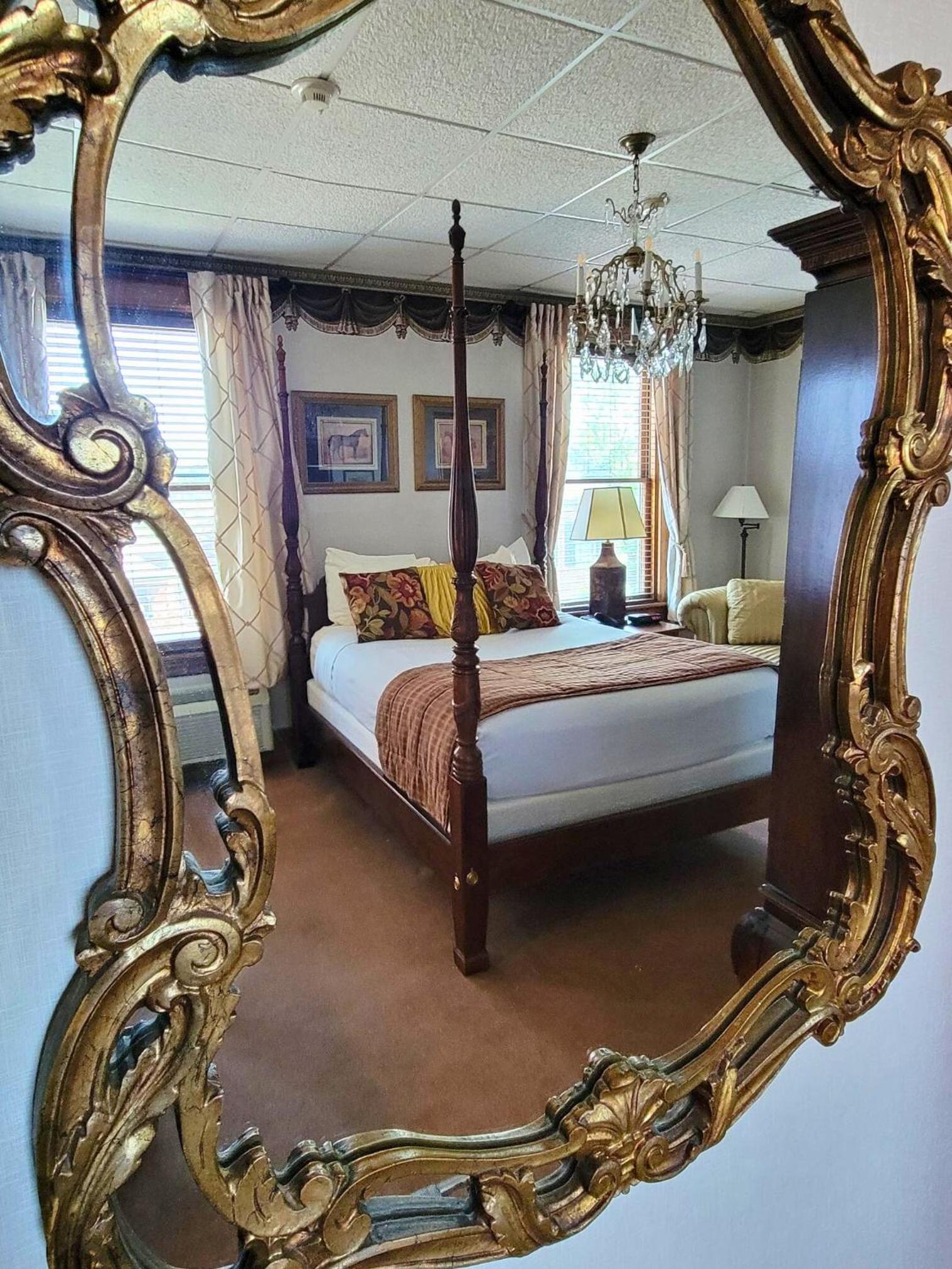 Altland House Inn & Suites photo 51