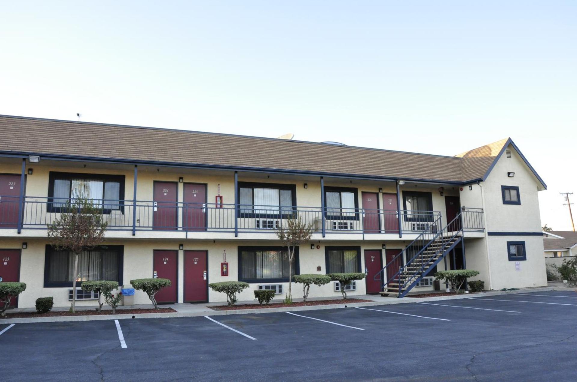 Luxury Inn photo 13