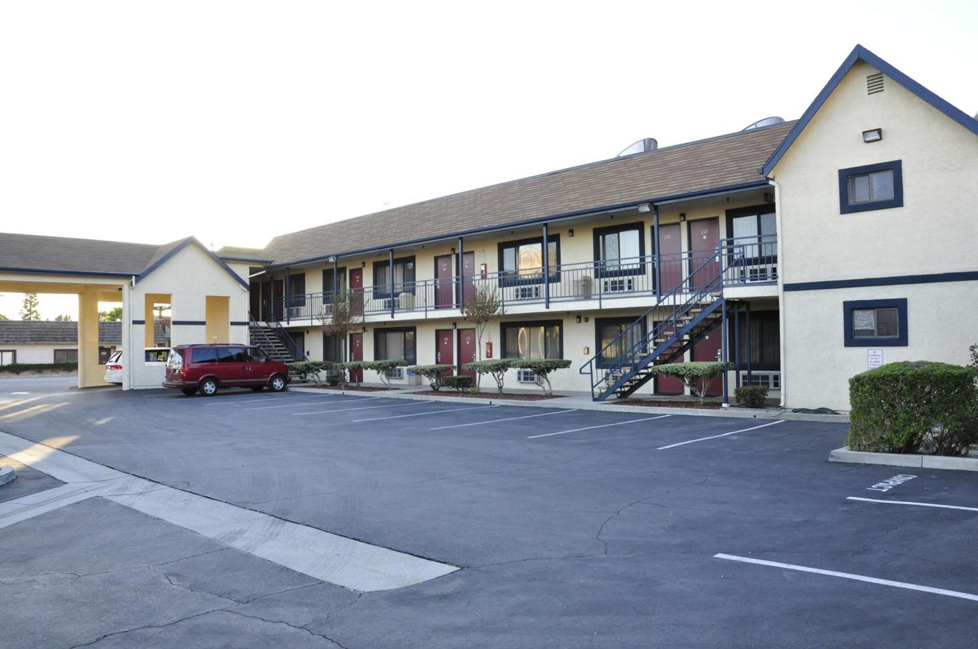 Luxury Inn photo 14