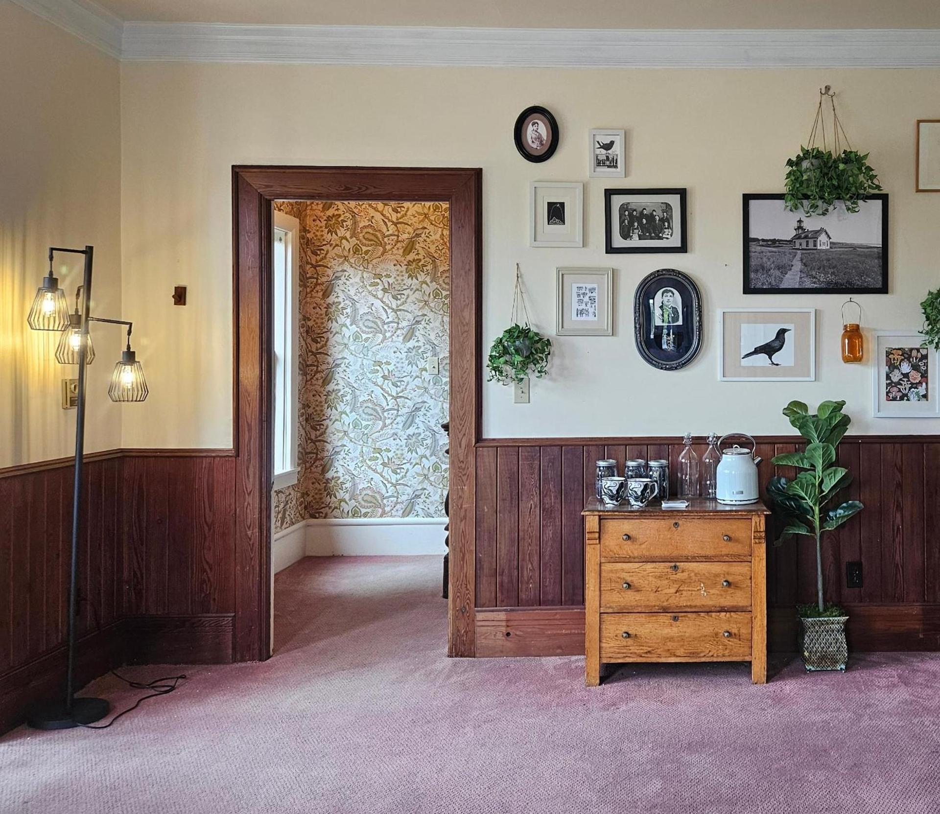 Dennen's Victorian Farmhouse photo 27