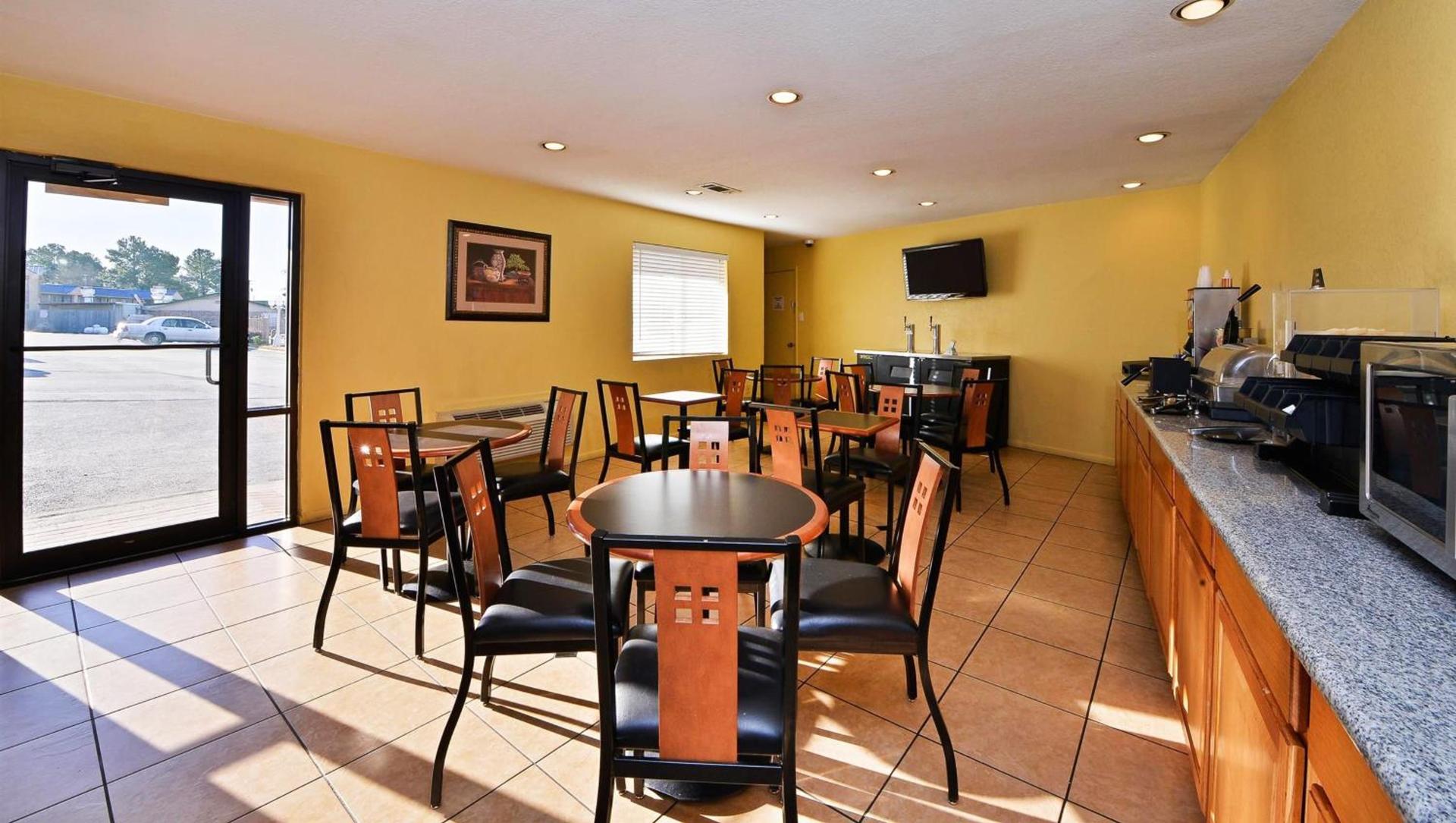 Xecutive Inn and Suites photo 47