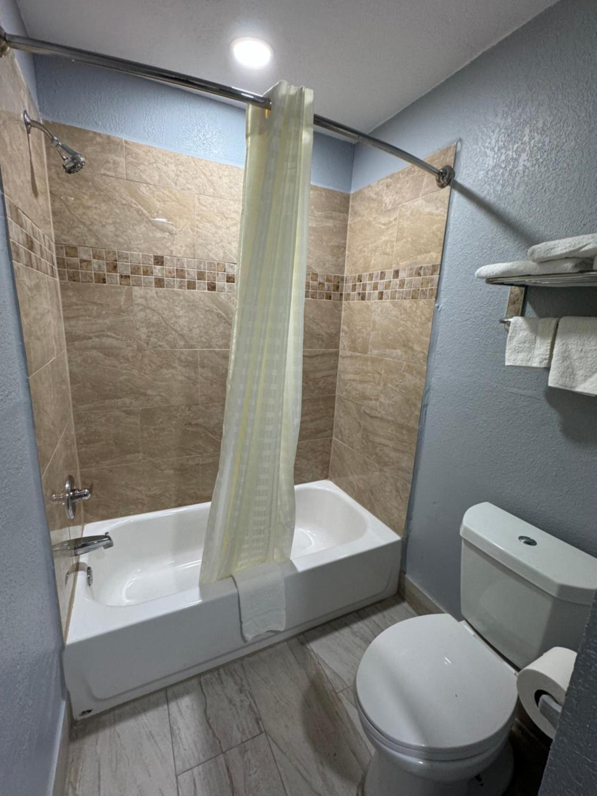 America's Value Inn photo 16