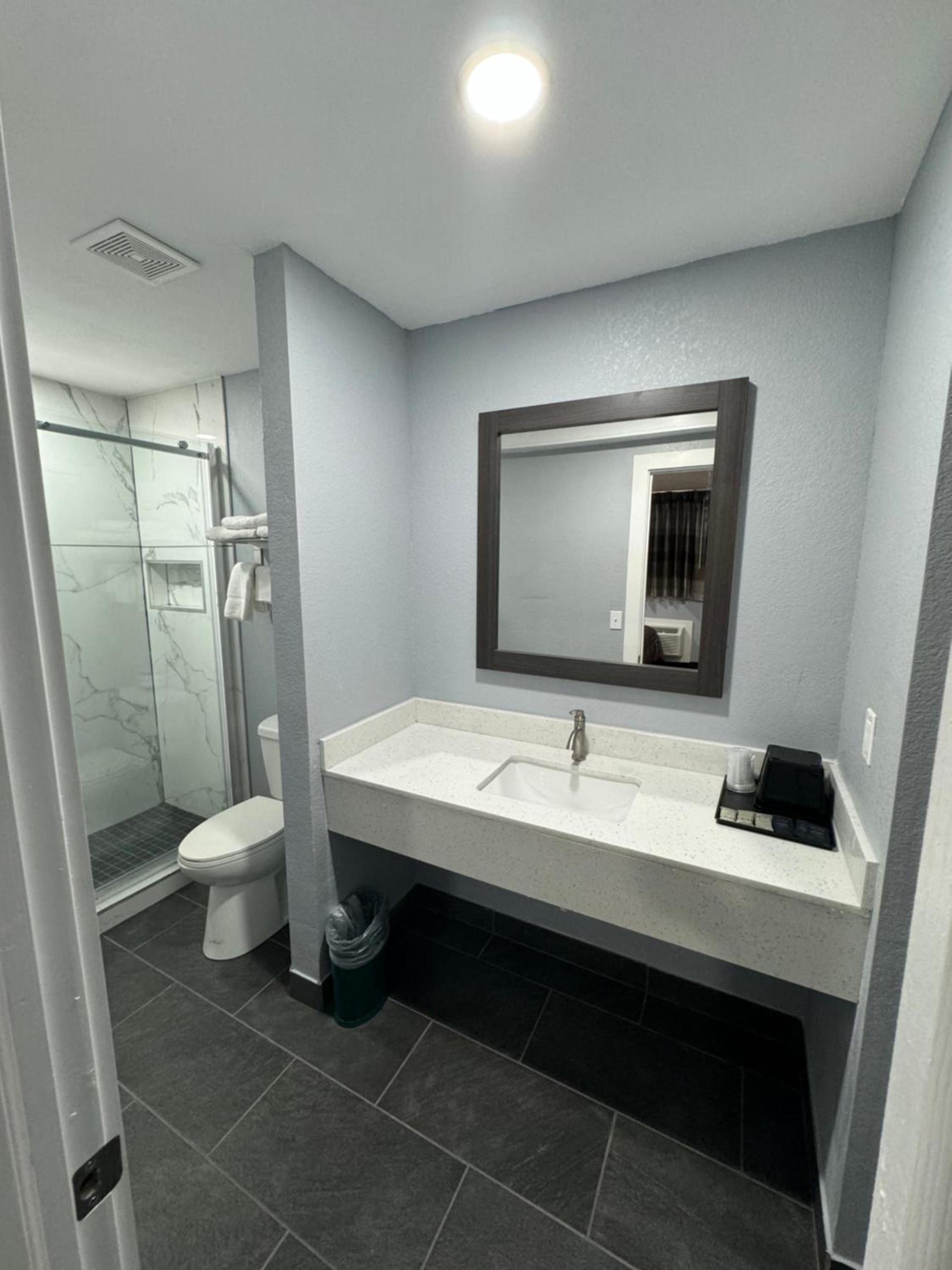America's Value Inn photo 17