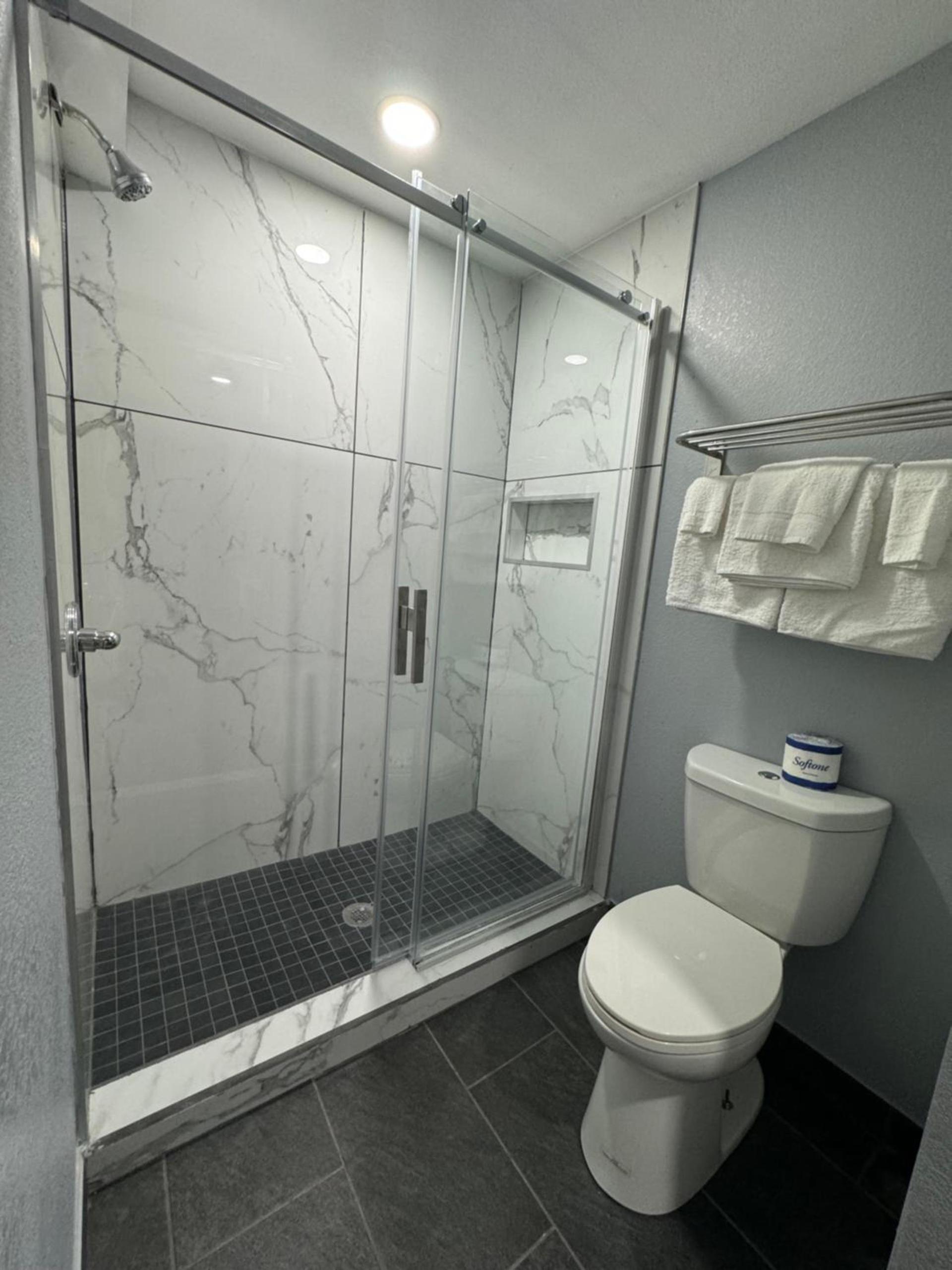 America's Value Inn photo 19