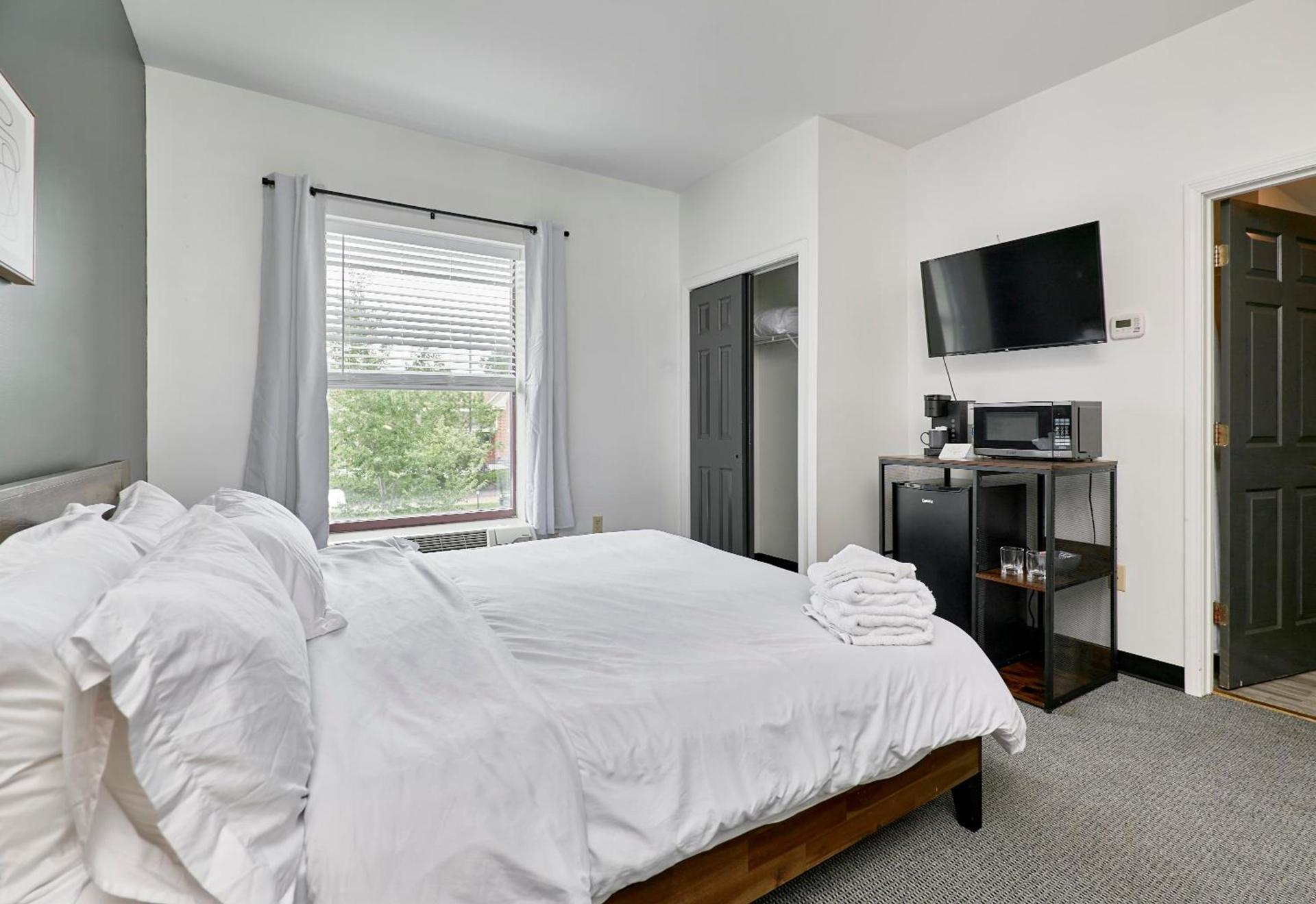 The West End photo 75