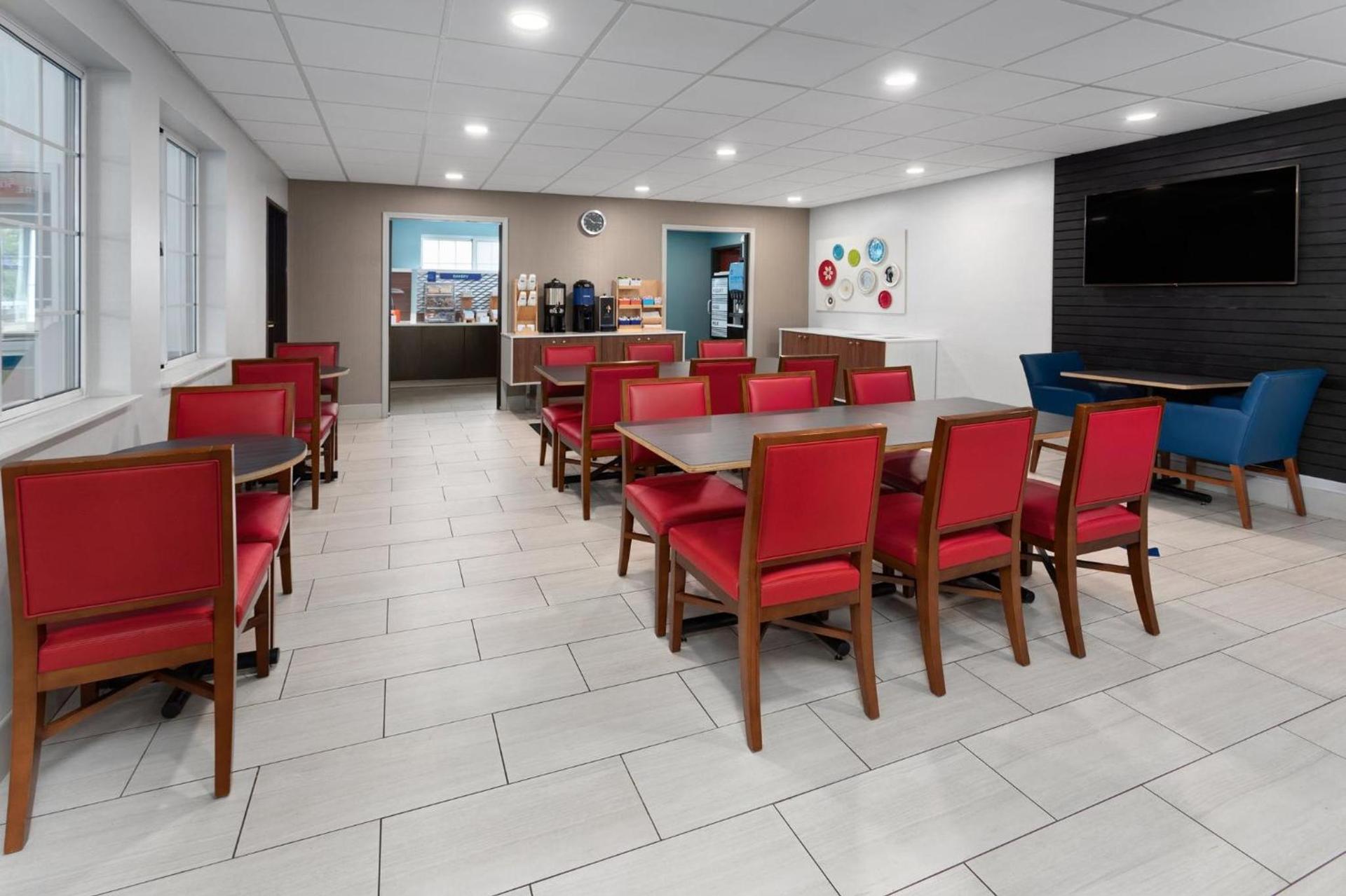 Holiday Inn Express Hotel & Suites Acme-Traverse City by IHG photo 57