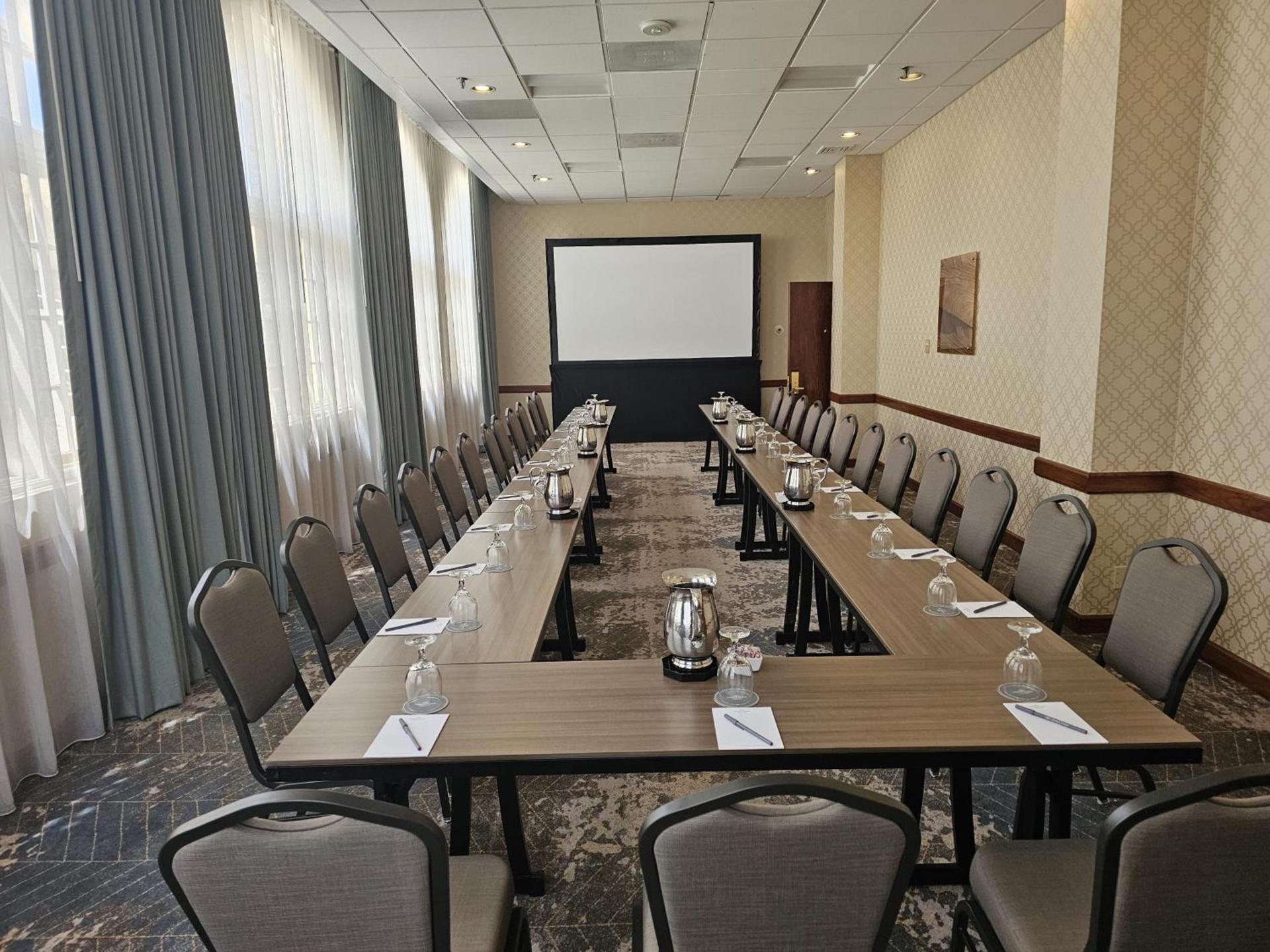 Crowne Plaza Phoenix - Chandler Golf Resort by IHG photo 80