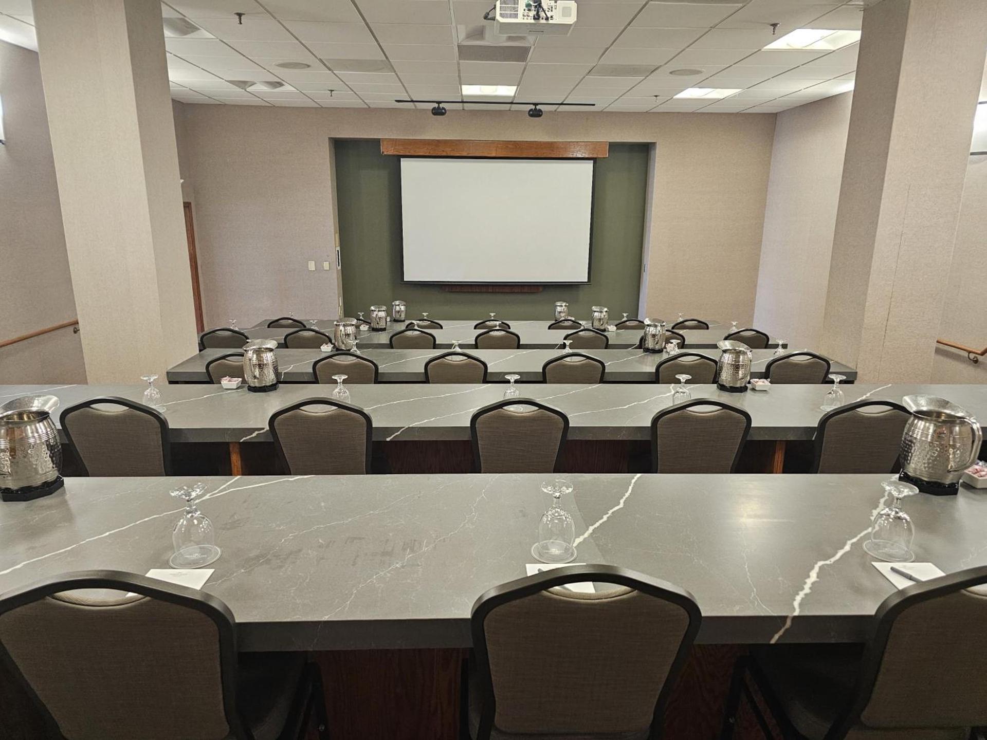 Crowne Plaza Phoenix - Chandler Golf Resort by IHG photo 85