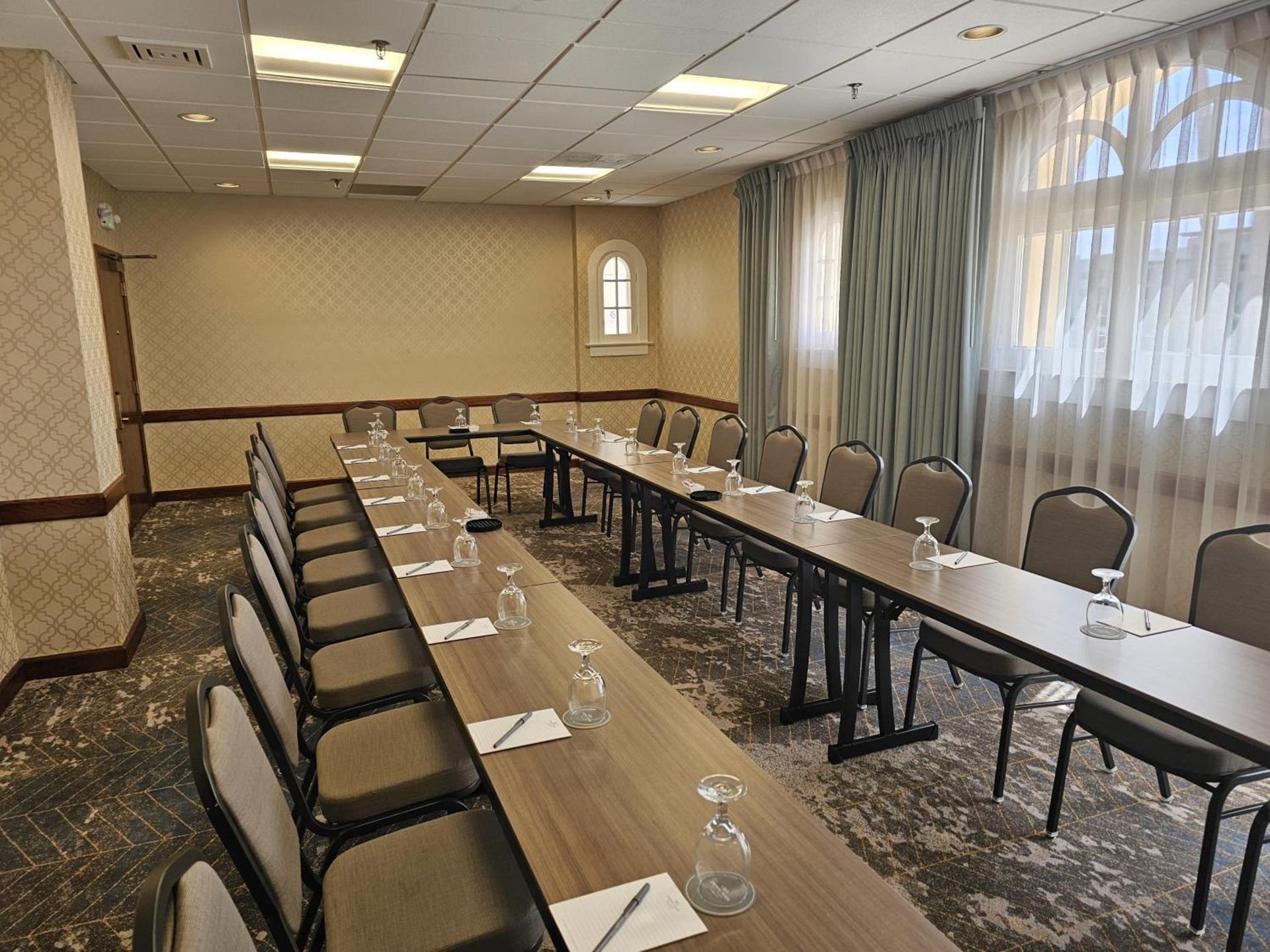 Crowne Plaza Phoenix - Chandler Golf Resort by IHG photo 86