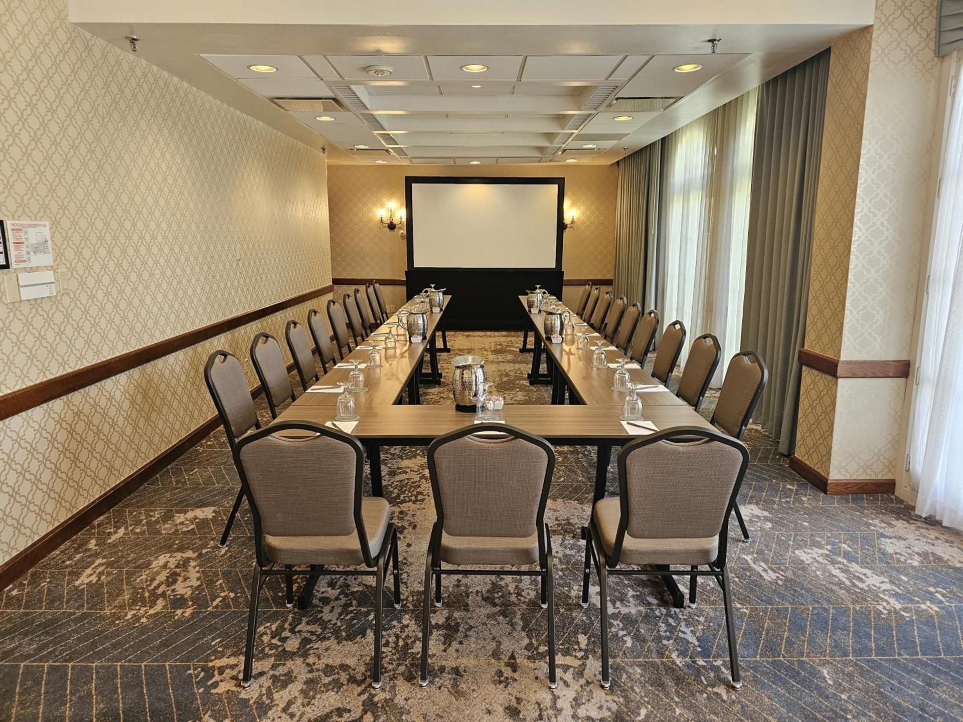 Crowne Plaza Phoenix - Chandler Golf Resort by IHG photo 88