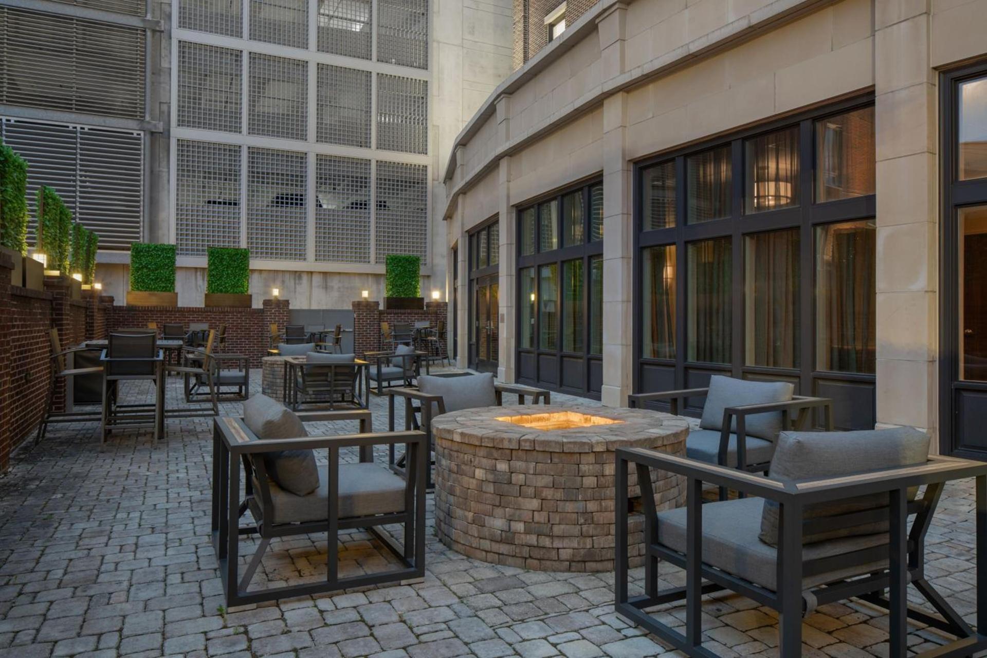 Fairfield Inn & Suites by Marriott Savannah Downtown Historic District photo 2