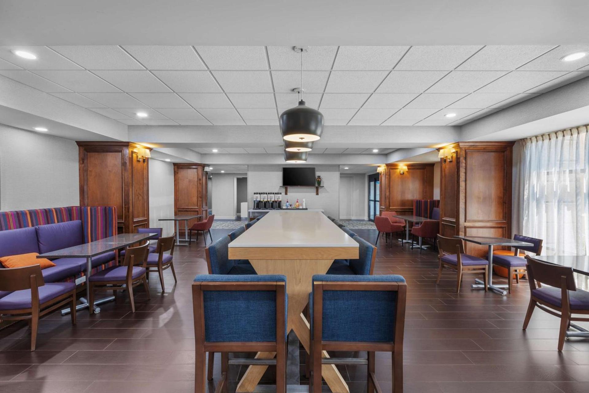 Hampton Inn Pendleton photo 7
