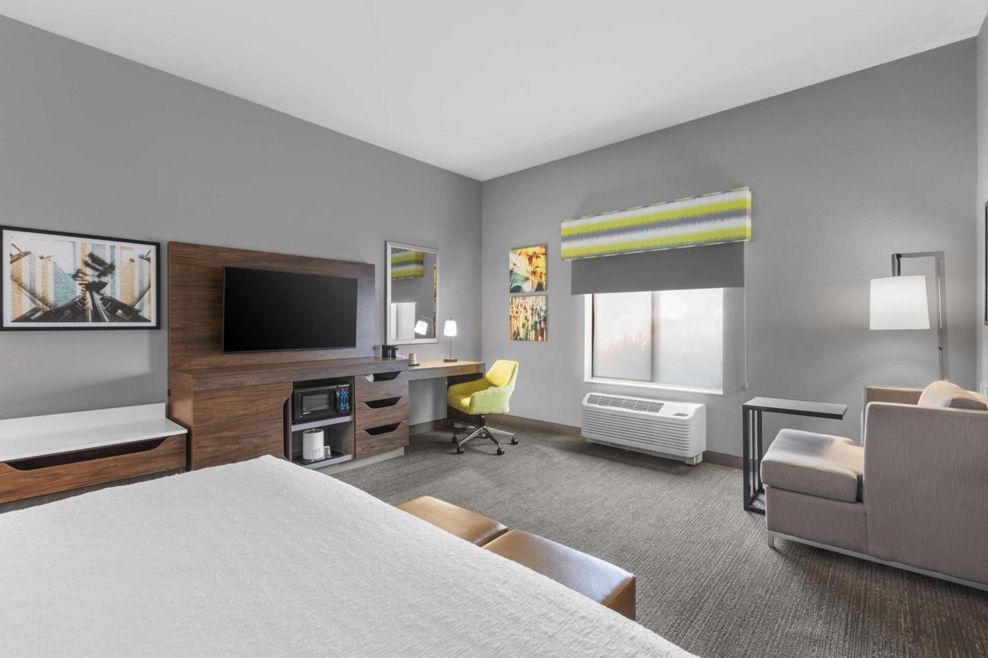 Hampton Inn Pendleton photo 16