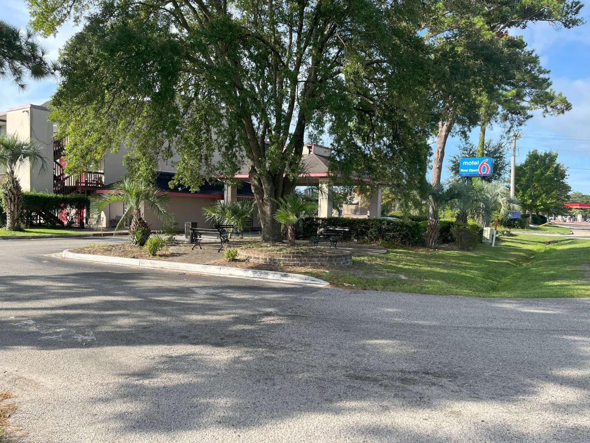 Motel 6 Summerville, SC Charleston — hotel in Summerville