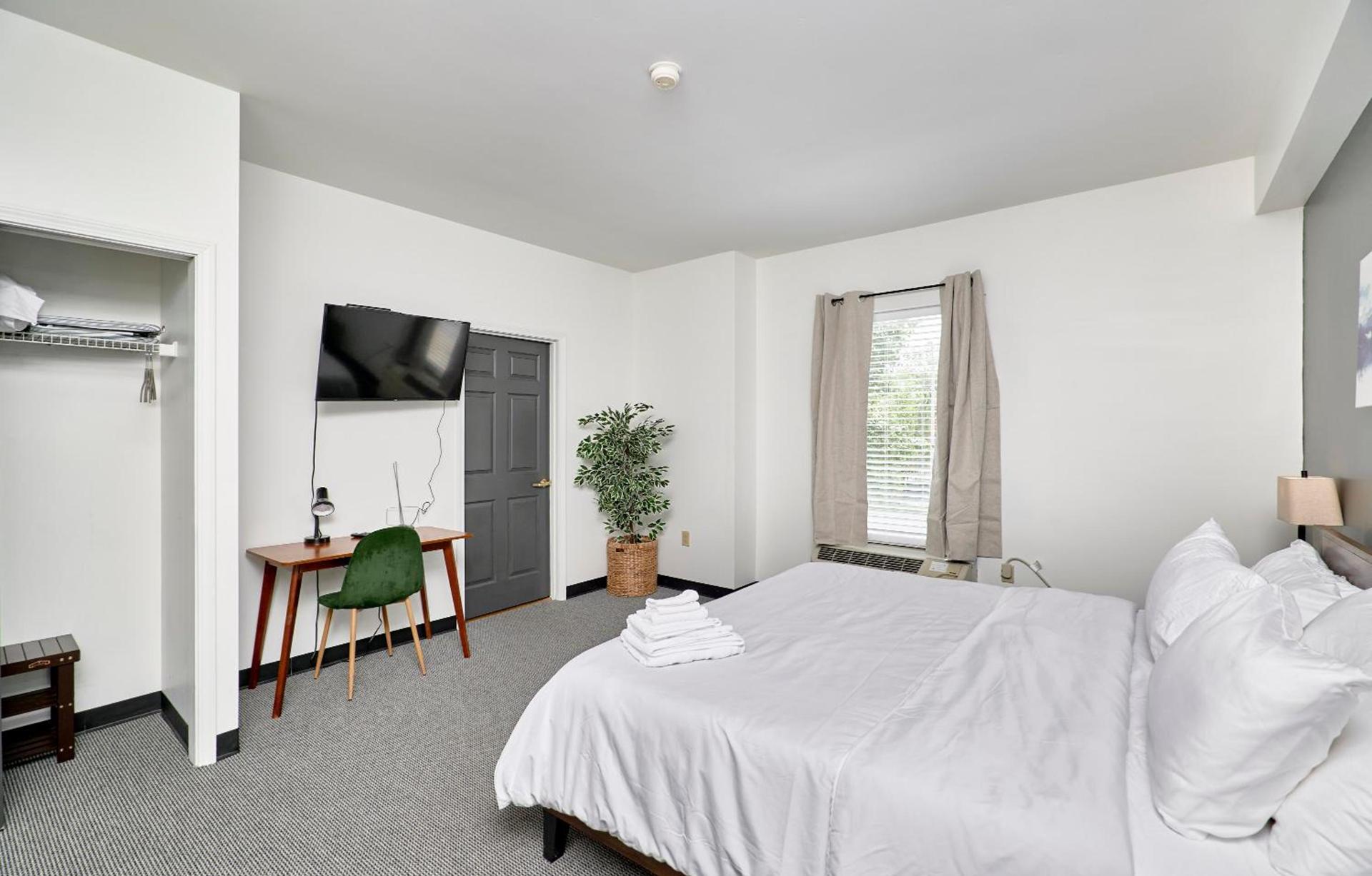 The West End photo 68