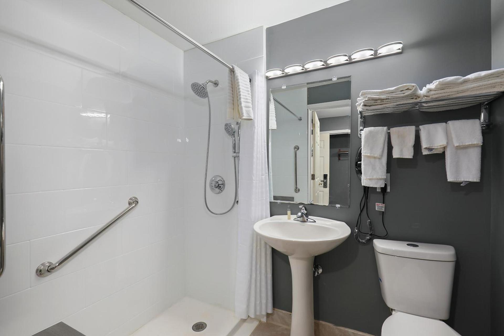 Four Seasons Country Inn photo 11