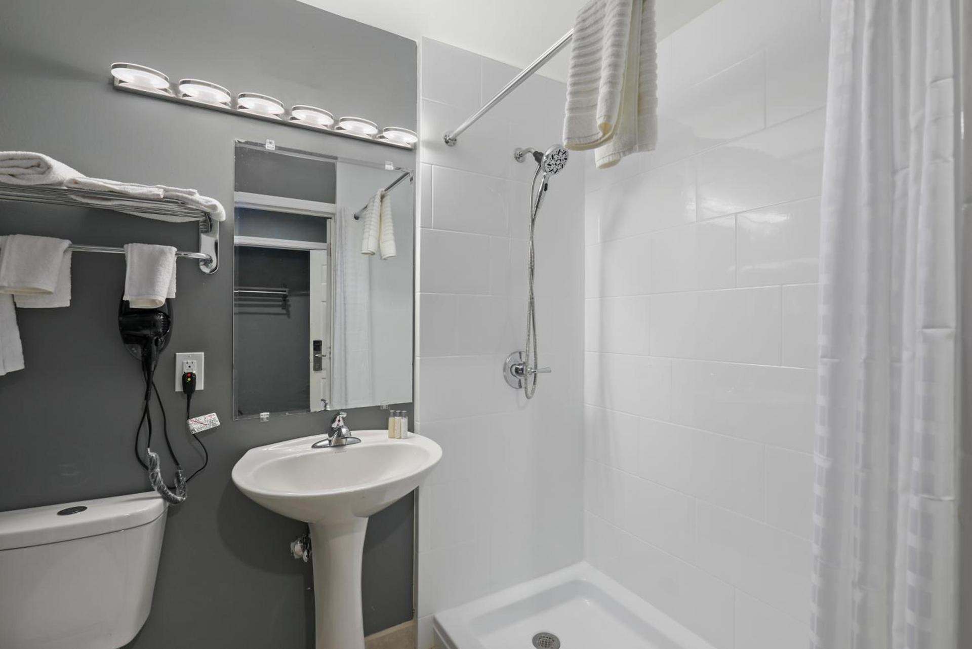 Four Seasons Country Inn photo 17